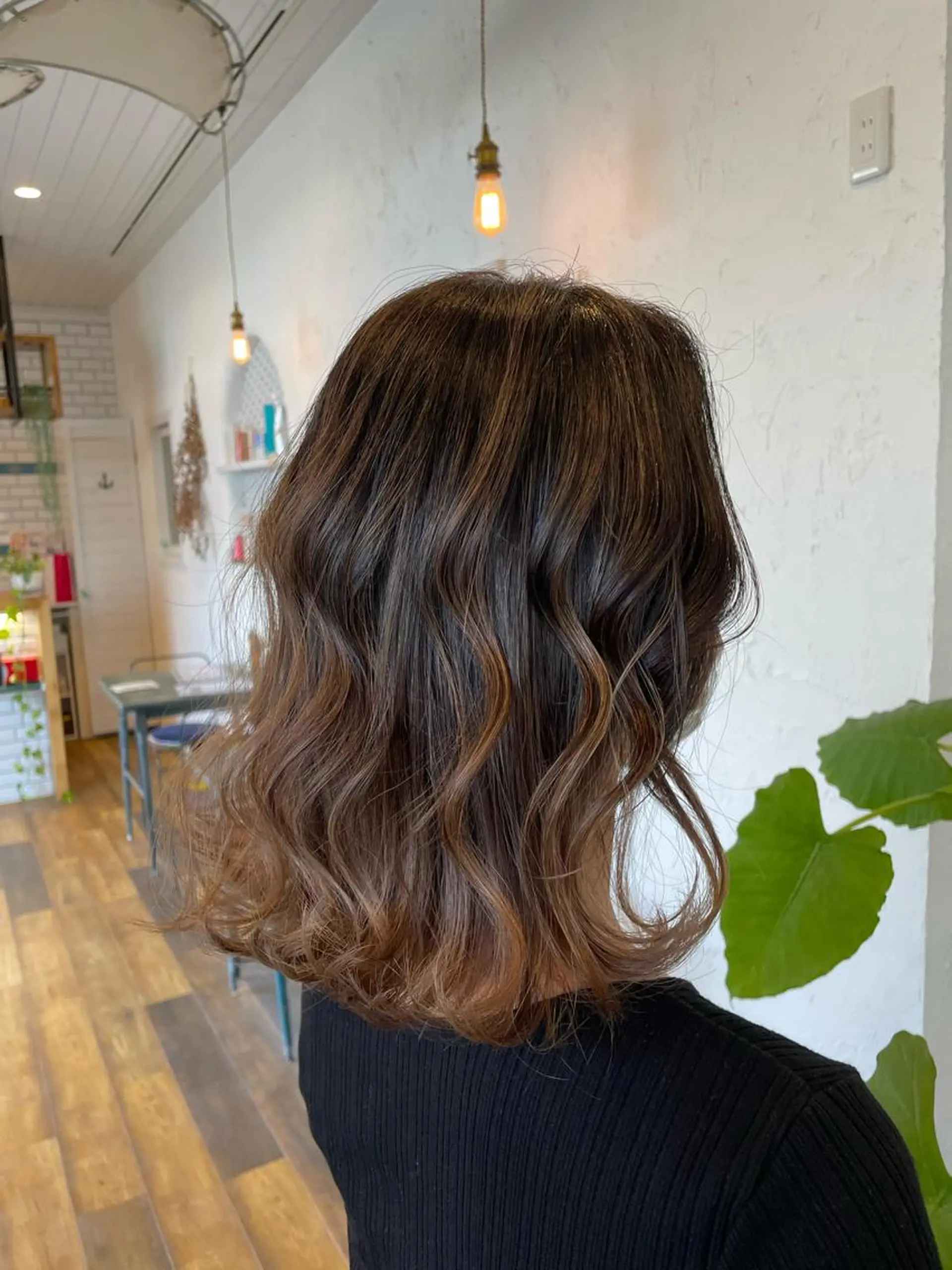 セミロング カラー バレイヤージュ ベージュカラー ブリーチ ハイライトカラー 外国人風カラー ヘアカラー 🌸小掛🌸 豊橋外国人風カラーのヘアスタイル