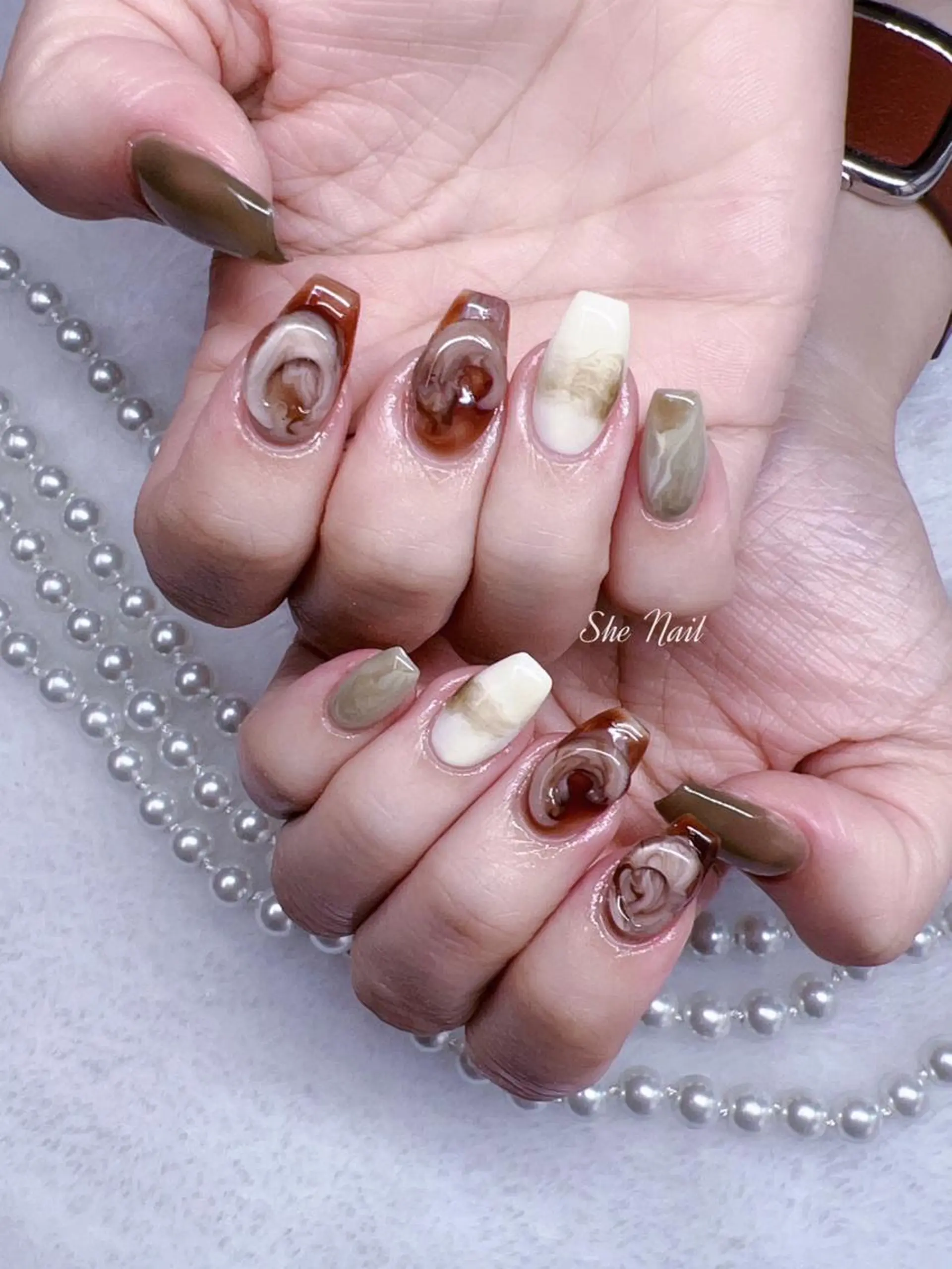 ネイル チークネイル 長さ出し マグネットネイル 持ち込み ニュアンスネイル ハンドネイル She   Nail所属・ISA_ BELLAのネイルデザイン