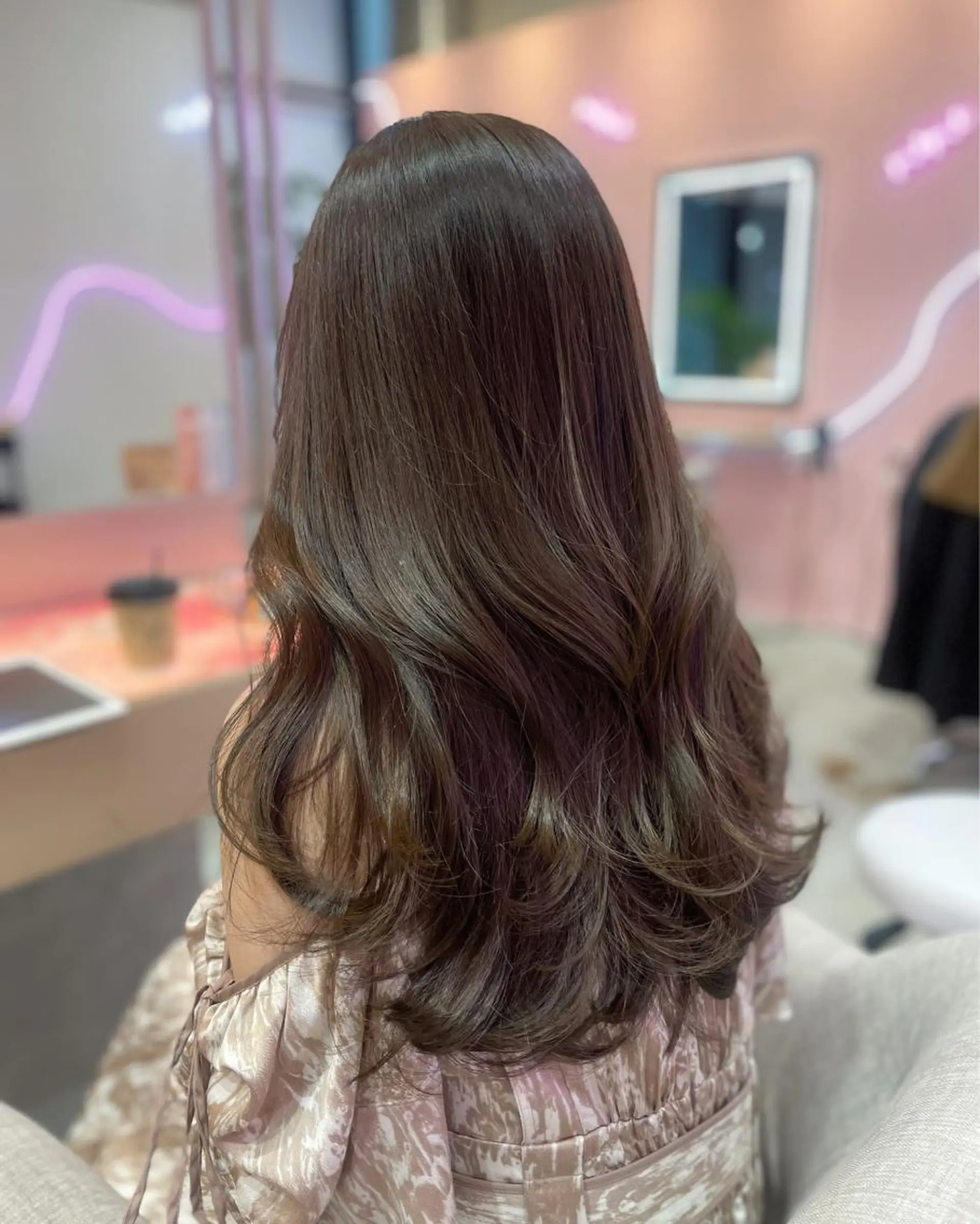 ロング カラー ヘアカラー トリートメント wixymimi　hair salon所属・艶カラー✨レイヤー 𝐚𝐲𝐚𝐤𝐚のヘアスタイル