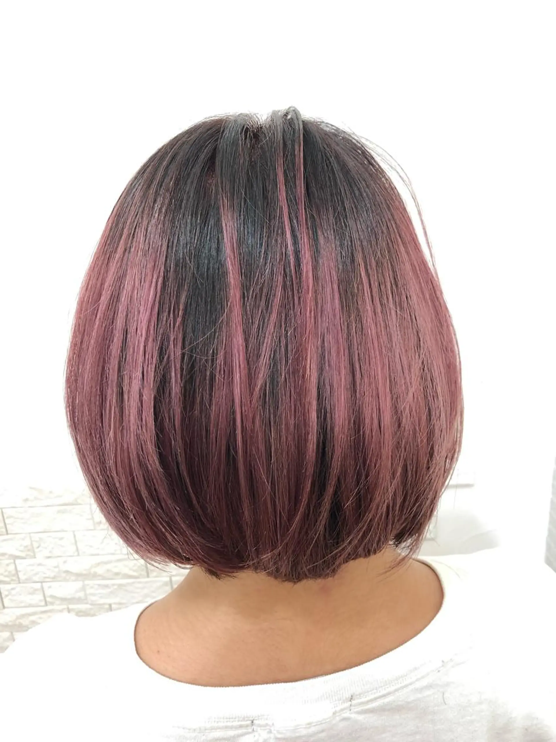 ショート カラー グラデーションカラー ピンクカラー ヘアカラー ショート 嶋津祥希のヘアスタイル