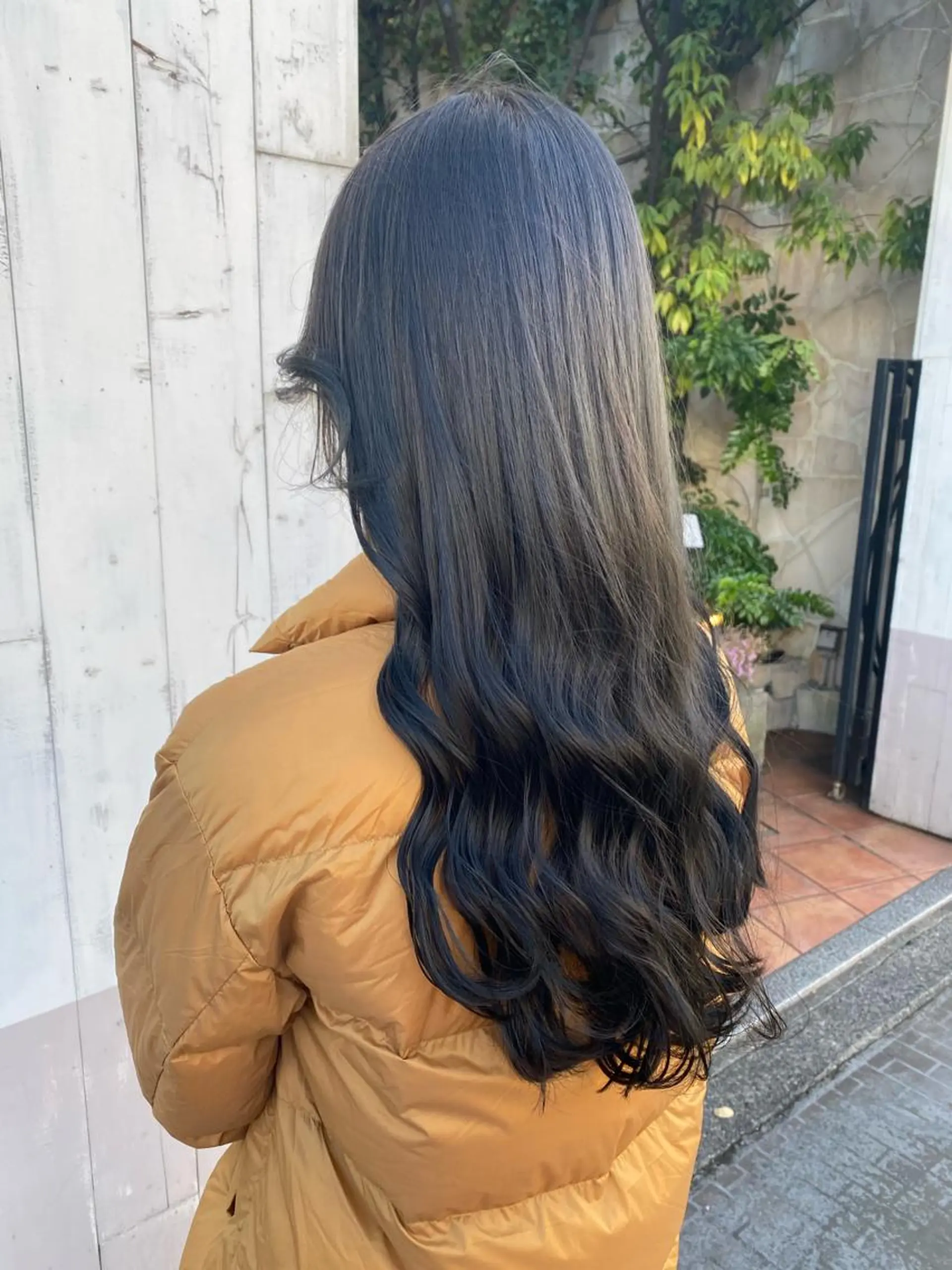 ロング カラー ヘアアレンジ ヘアカラー トリートメント ヘアセット 寒色アイドルカラー JUNOチナツのヘアスタイル