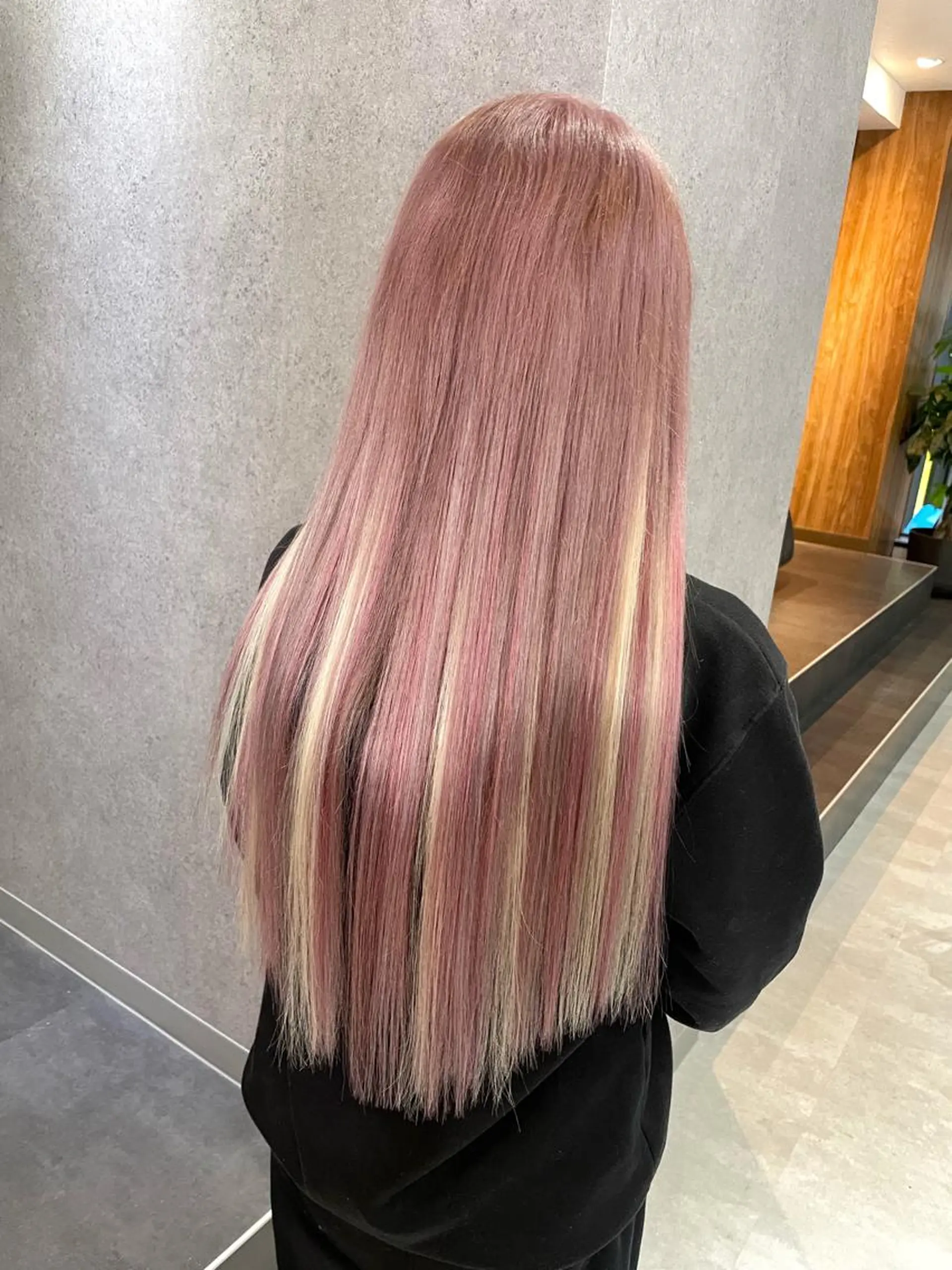 セミロング カラー シールエクステ アッシュ ベージュカラー ダブルカラー ハイライトカラー ヘアカラー エクステ 池袋🧡ダブルカラー /馴染ませエクステのヘアスタイル