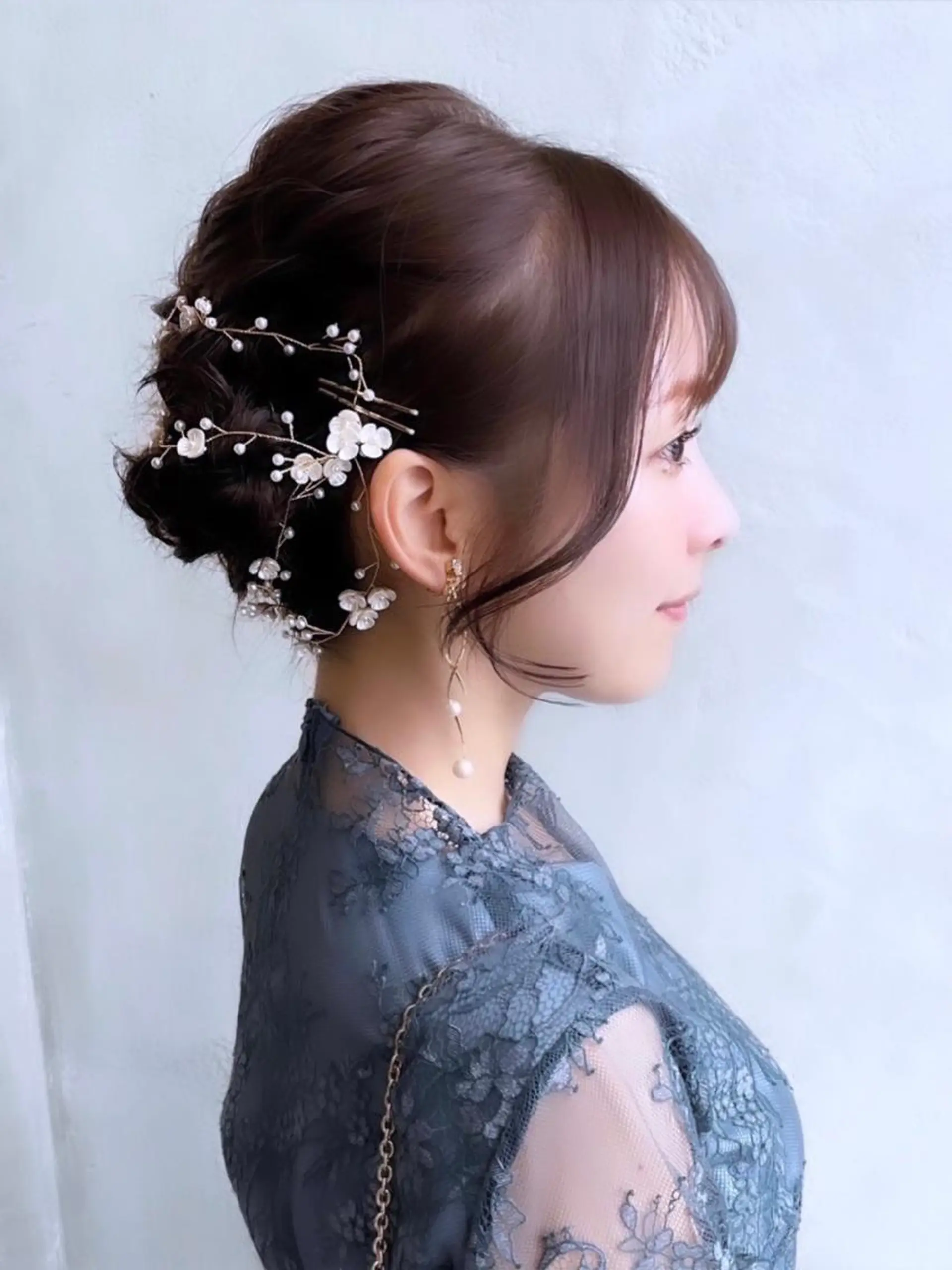 ミディアム カラー パーマ ヘアアレンジ 結婚式・ブライダル 似合わせカット 小顔カット ヘアセット CHIHIRO🤍 色っぽ韓国ヘアのヘアスタイル