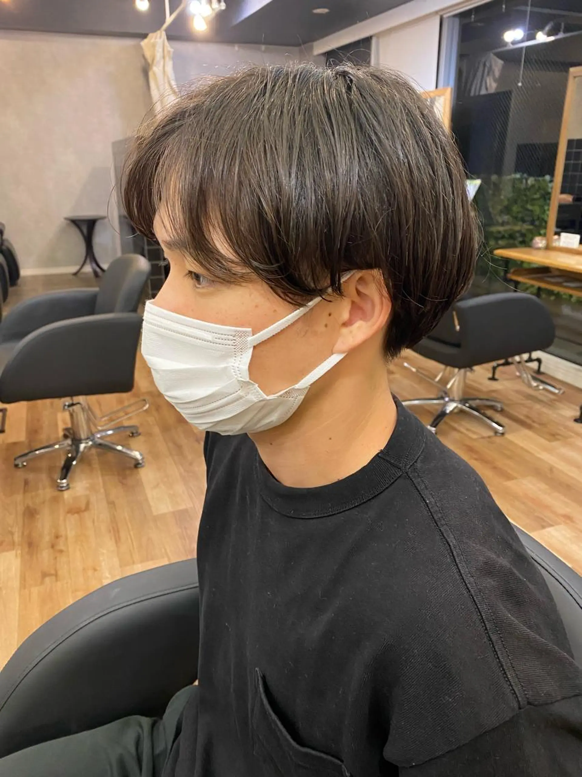 ショート パーマ メンズ センターパート メンズ韓国風 マッシュ メンズショート ツーブロック カット パーマ 大人可愛いヘア 大田のヘアスタイル