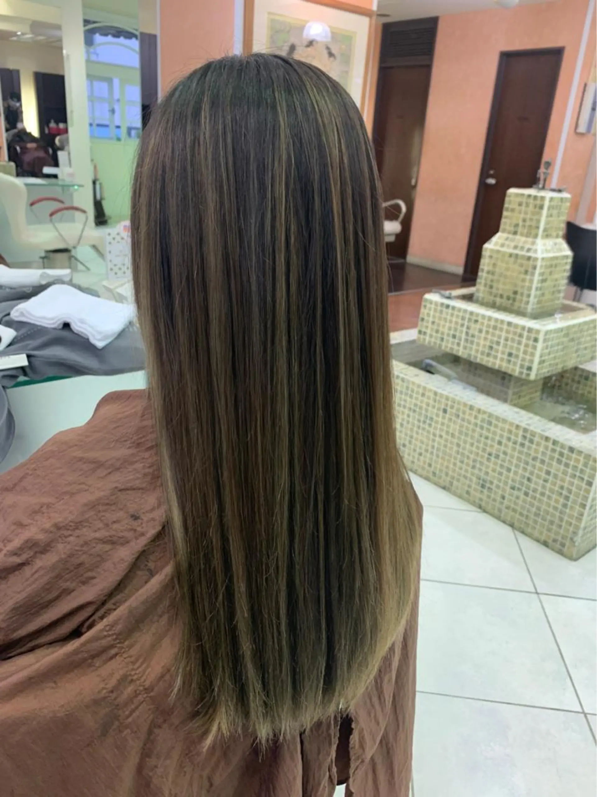 ロング カット ヘアカラー トリートメント 春日 力のヘアスタイル