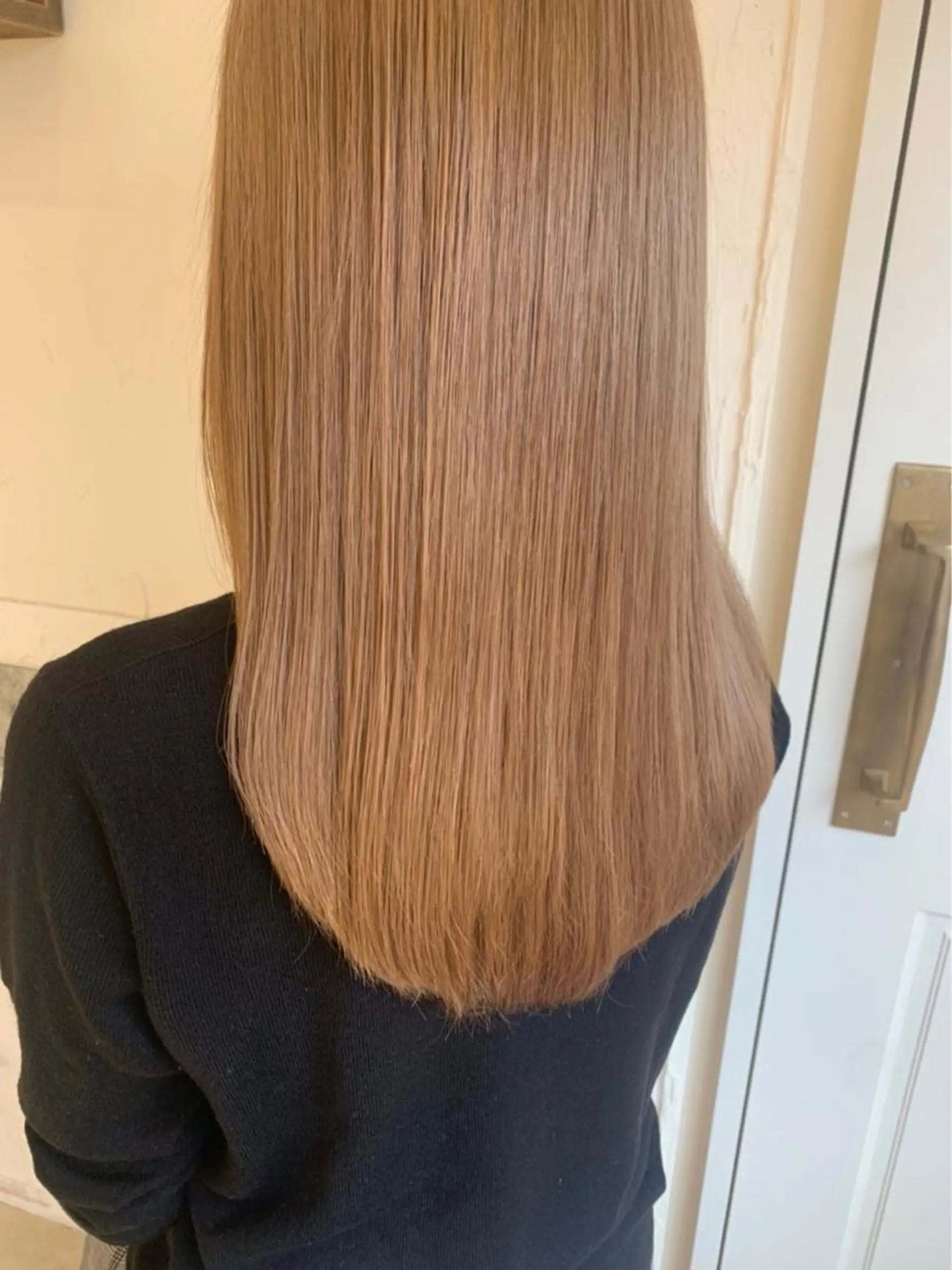 カラー 安達 葵のヘアスタイル