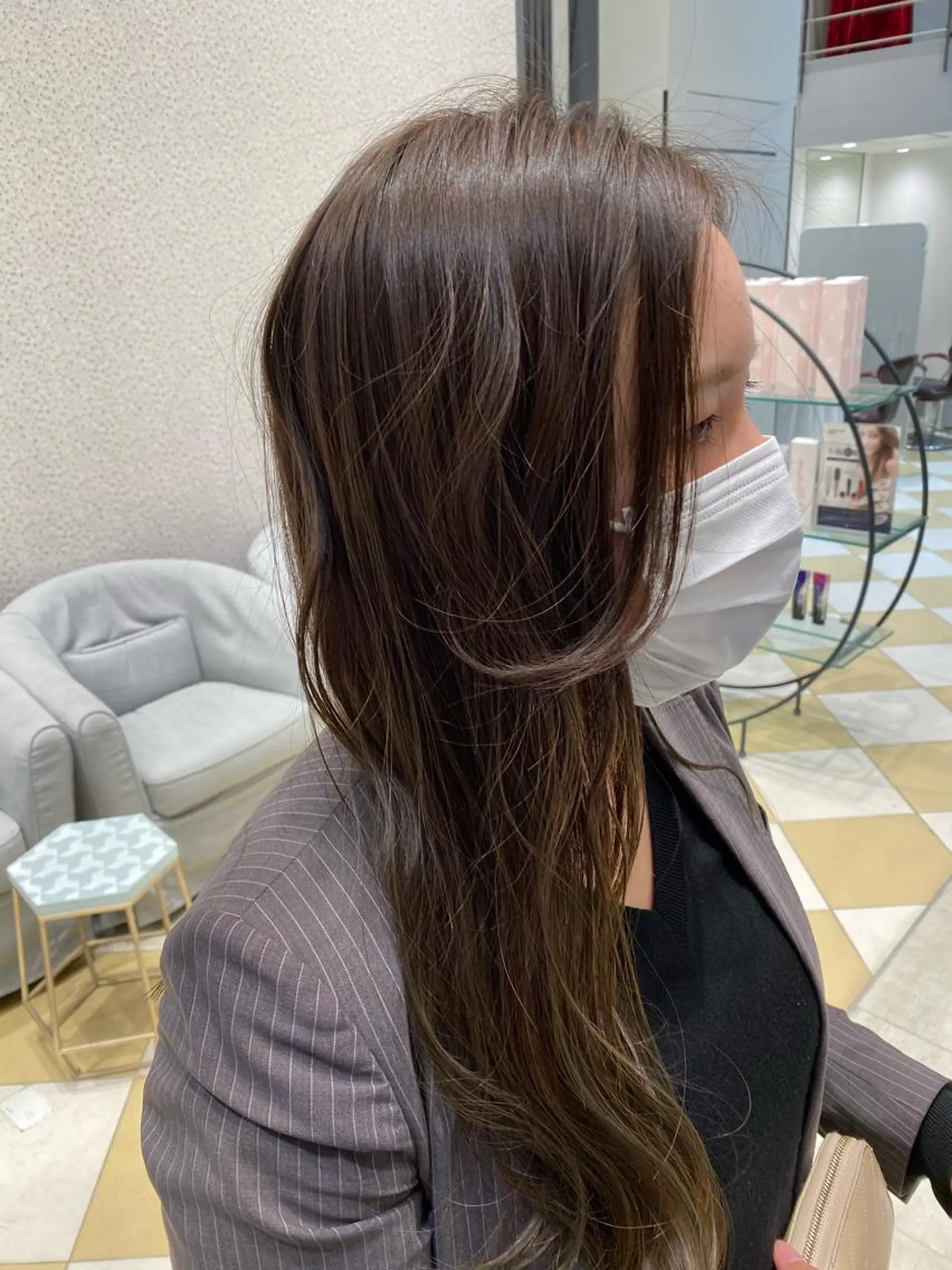 ロング カラー ベージュカラー オリーブベージュ Kou所属・💜髪質改善美髪💜 星野清光のヘアスタイル