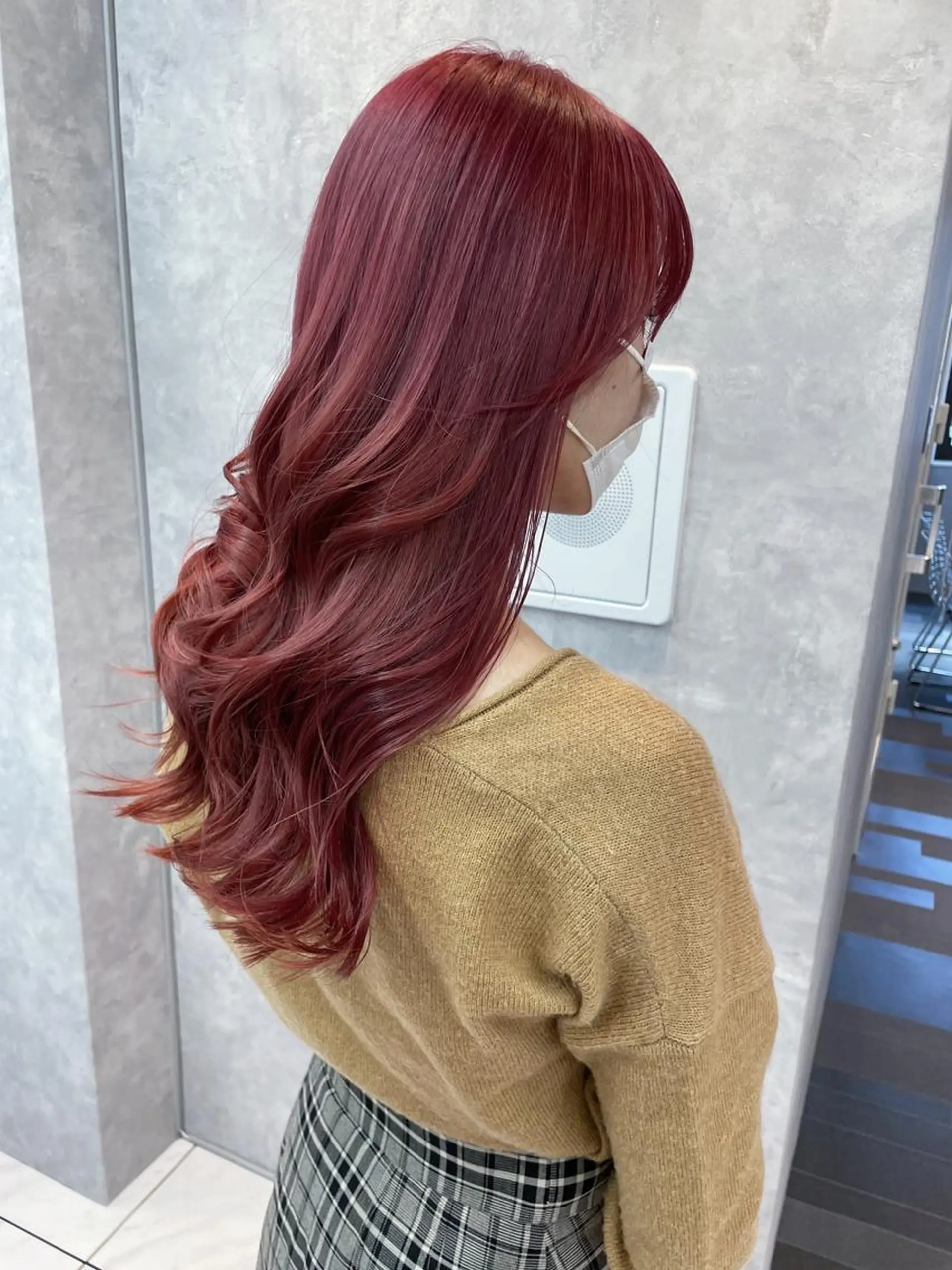 ロング カラー ブリーチ ピンクカラー レッドカラー _WHITE 天神店 YUMEKA🐻のヘアスタイル