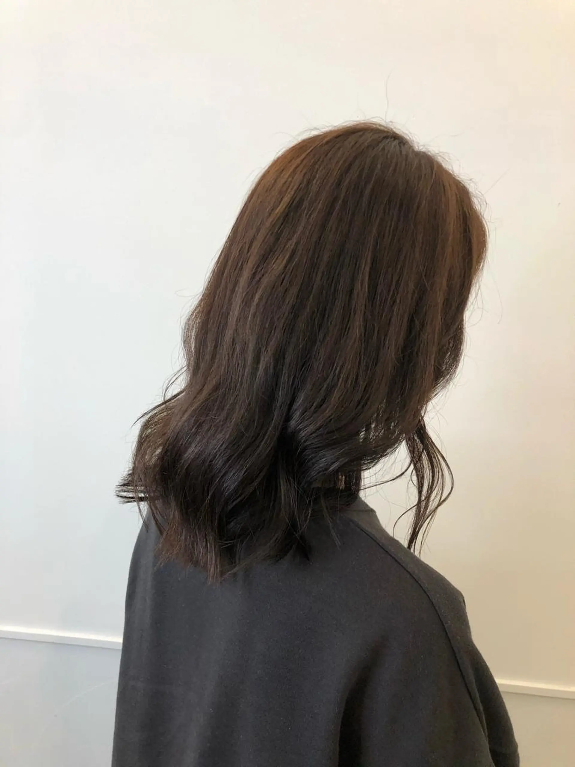 セミロング カラー 前川 万都里のヘアスタイル