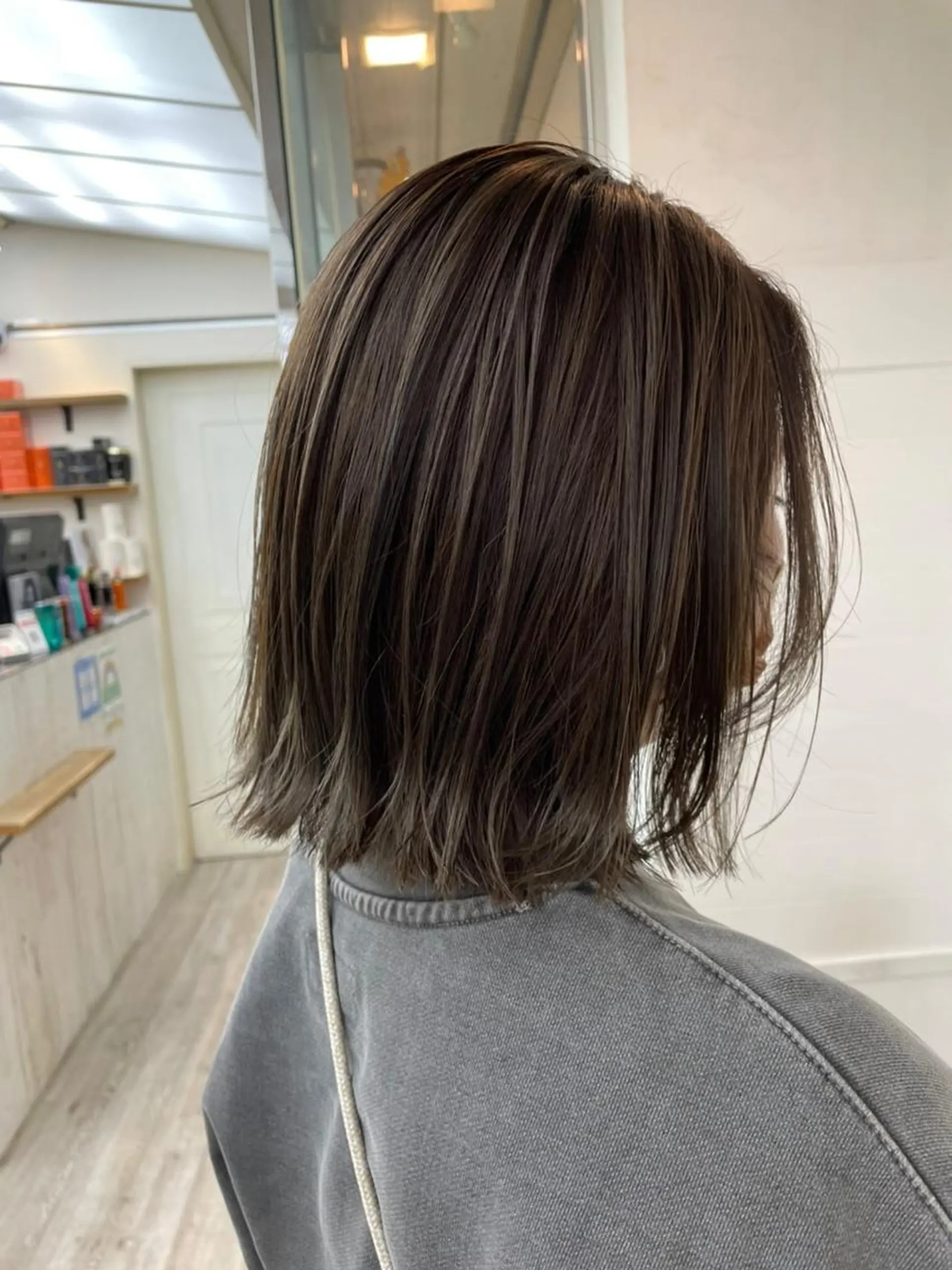 ミディアム カラー ヘアアレンジ 成人式 アディクシーカラー アッシュ バレイヤージュ ミストバング N° +aero 横浜のヘアスタイル