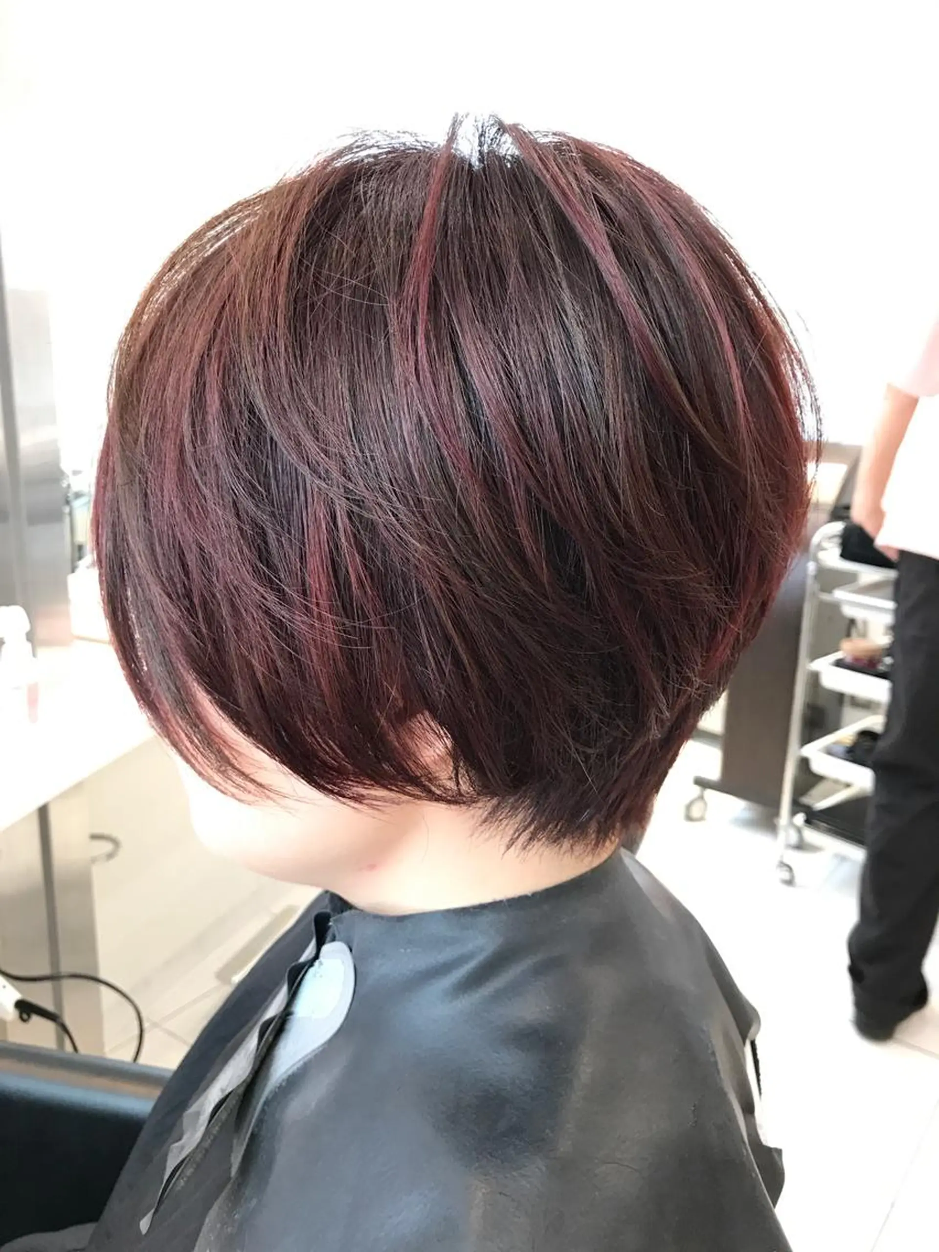 ショート カラー アッシュ ハイライトカラー ピンクカラー ハイライト PEWL所属・クロスパーマ松永裕久 似合わせカットのヘアスタイル