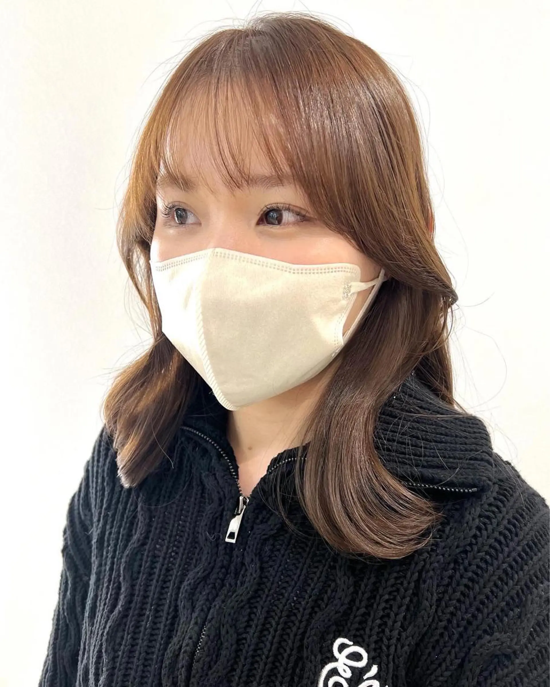 セミロング 韓国風ヘア 縮毛矯正 トリートメント 会田有紀 /切りっぱなしボブのヘアスタイル