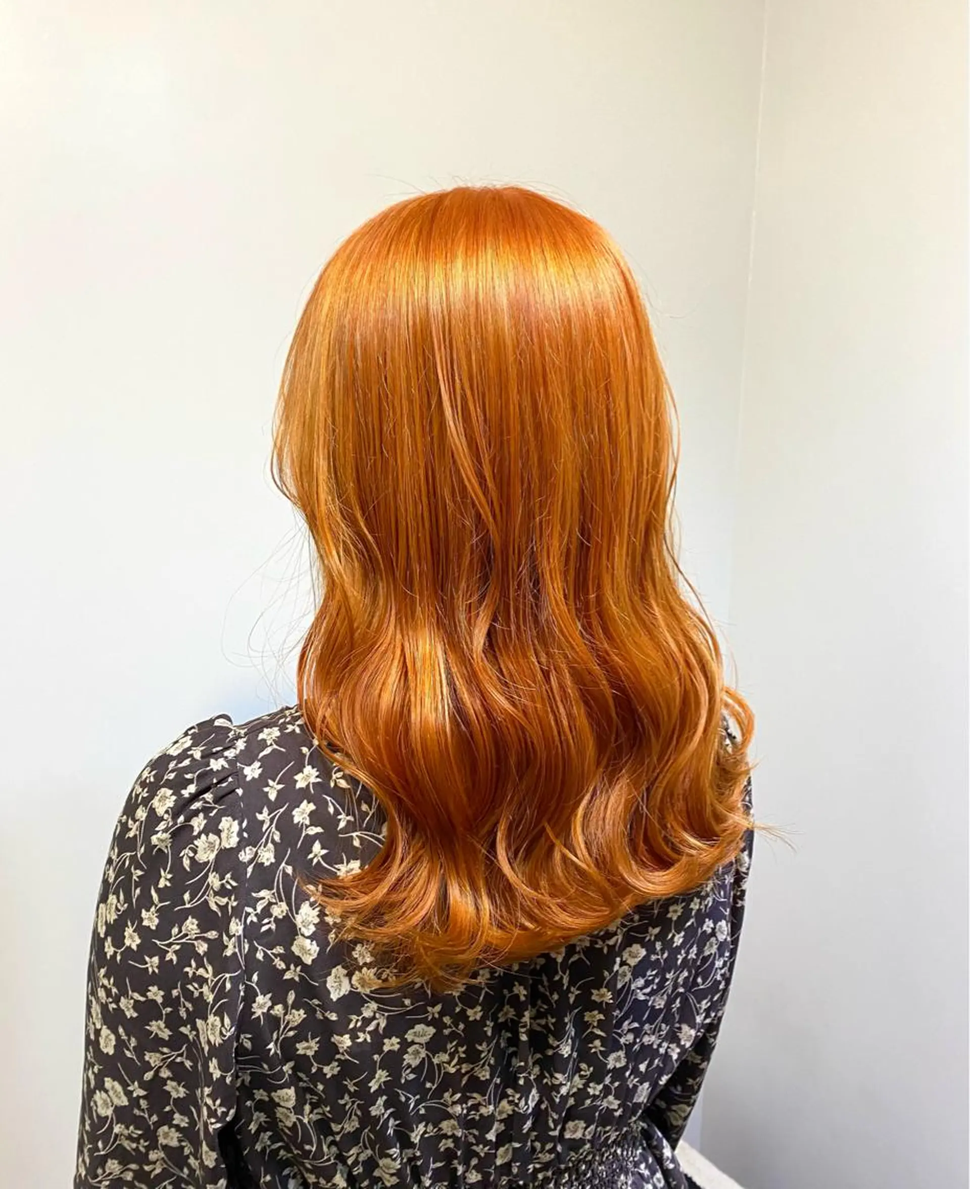 セミロング カラー ブリーチ毛対応酸性 ストレート🌈サキのヘアスタイル