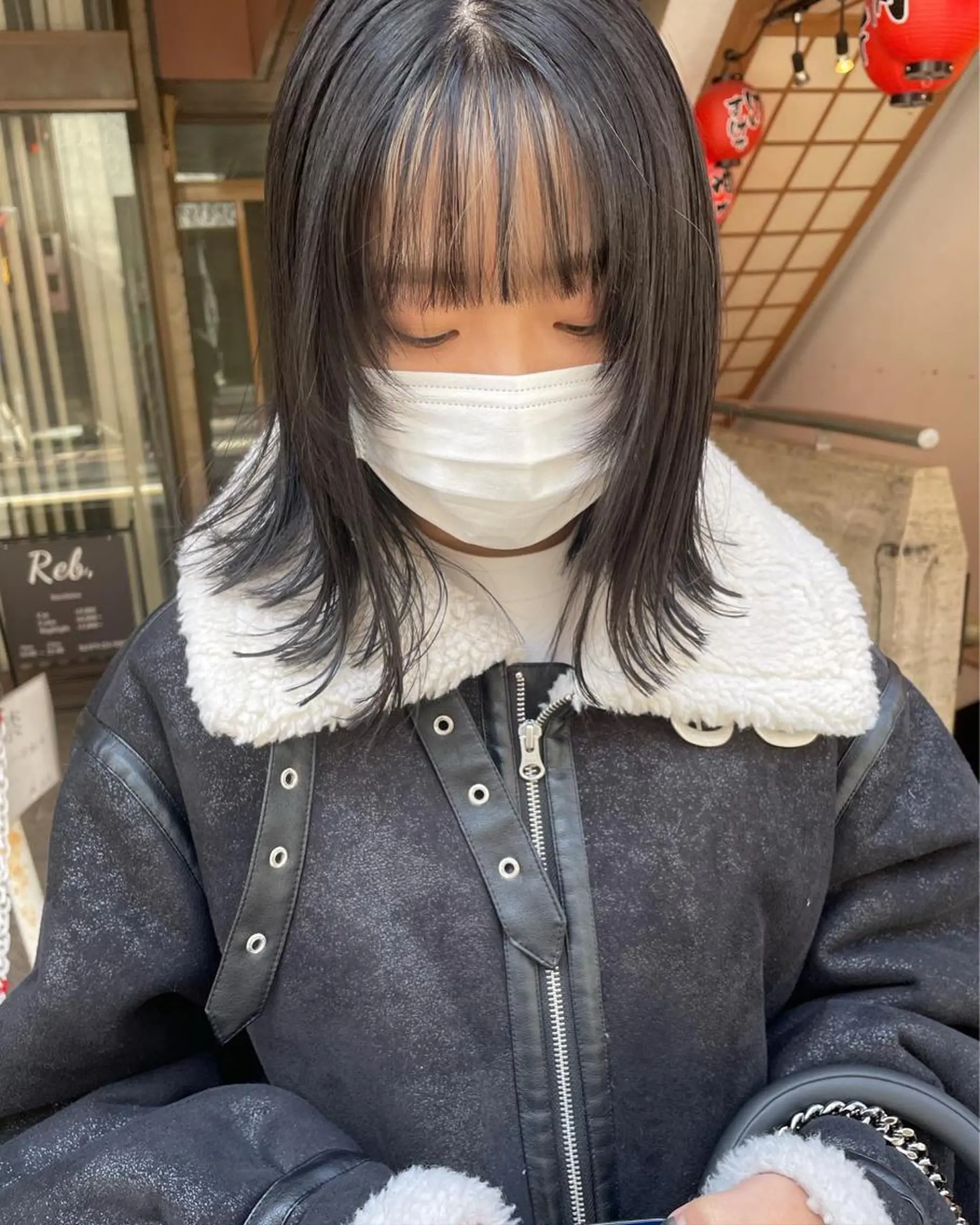 ミディアム カット ヘアカラー 倉辻 香奈子のヘアスタイル