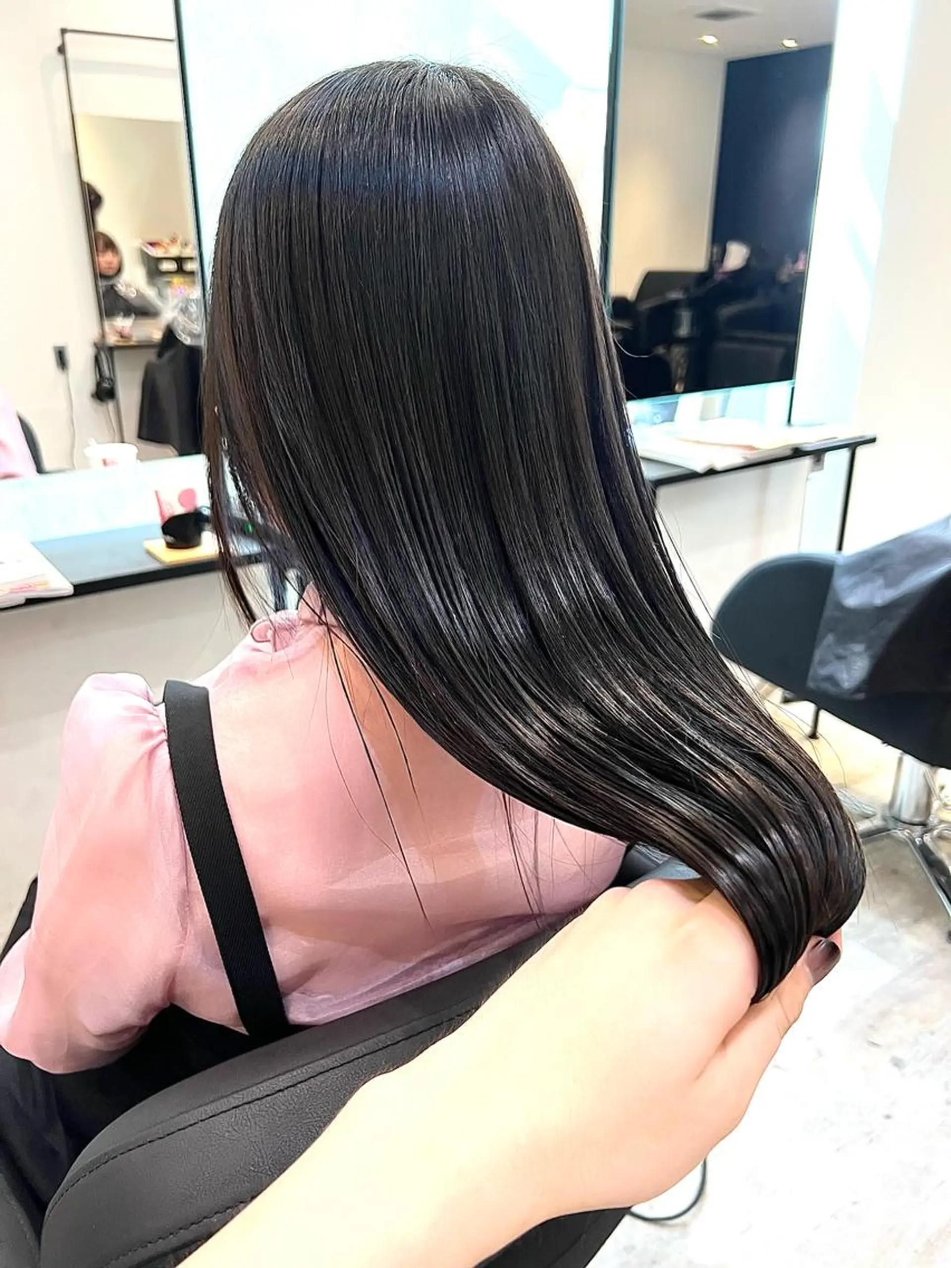 ミディアム カラー パーマ ヘアアレンジ メンズ キッズ ネイル マツエク・マツパ アイブロウ ミディアムレイヤー メンズブリーチ メンズハイライト メンズインナーカラー メンズ韓国風 nico TOKYO 渋谷所属・ハイトーンブリーチ 特化🌈フジタハルキのヘアスタイル