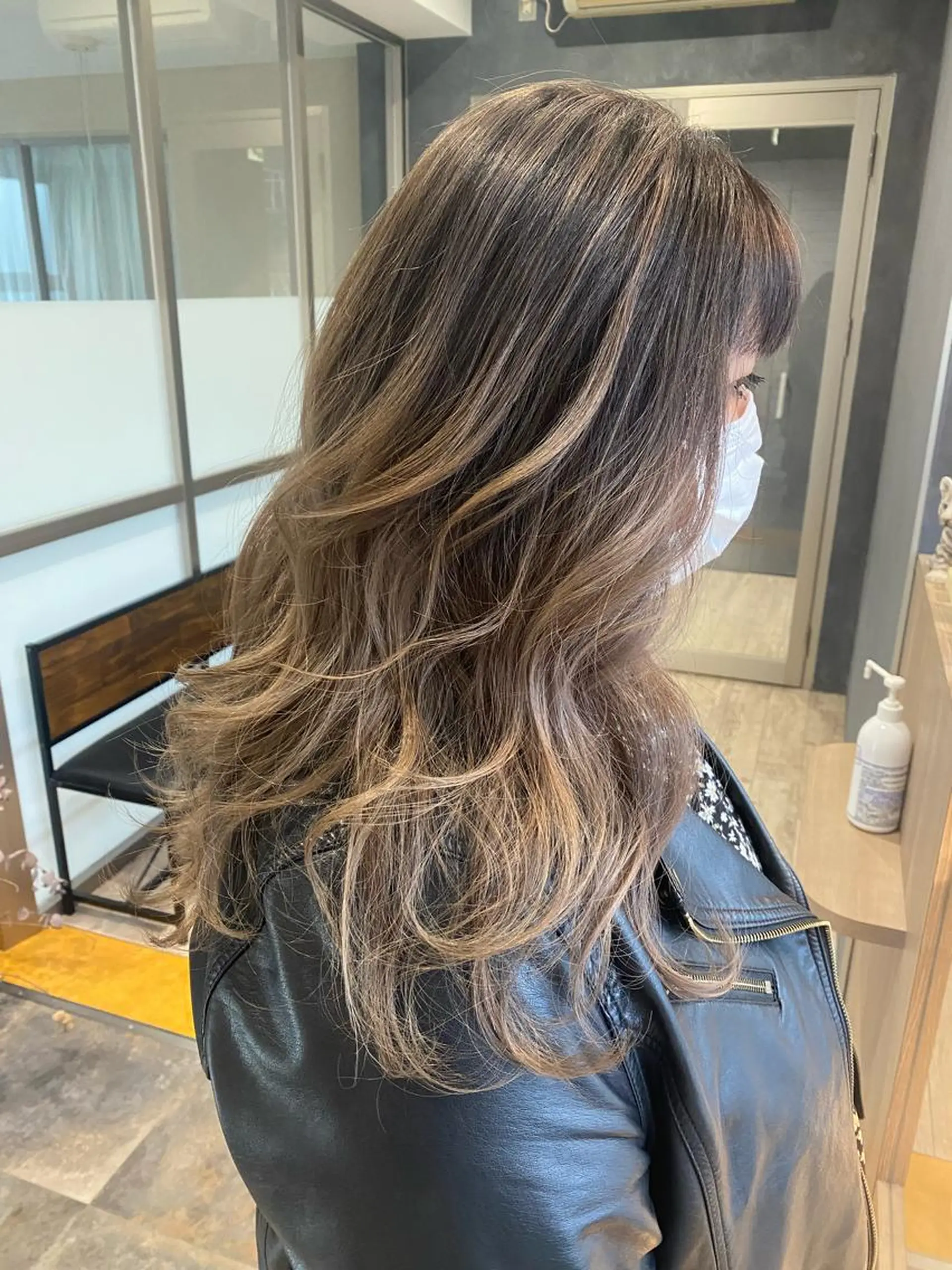 ロング ハイトーンボブ Mizuki.のヘアスタイル