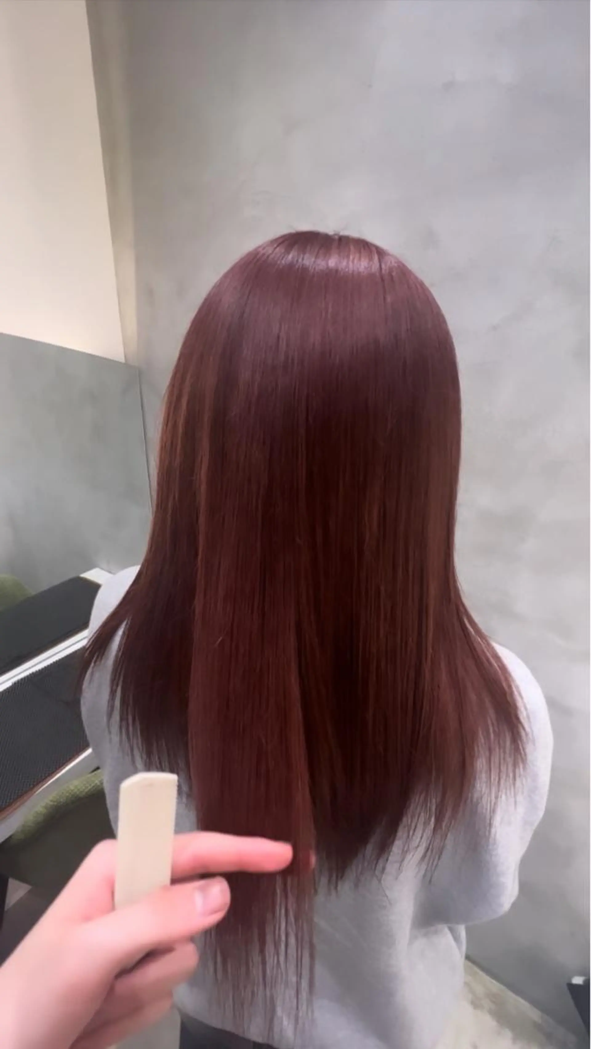 セミロング カラー レッドカラー 宮嶋 蓮のヘアスタイル