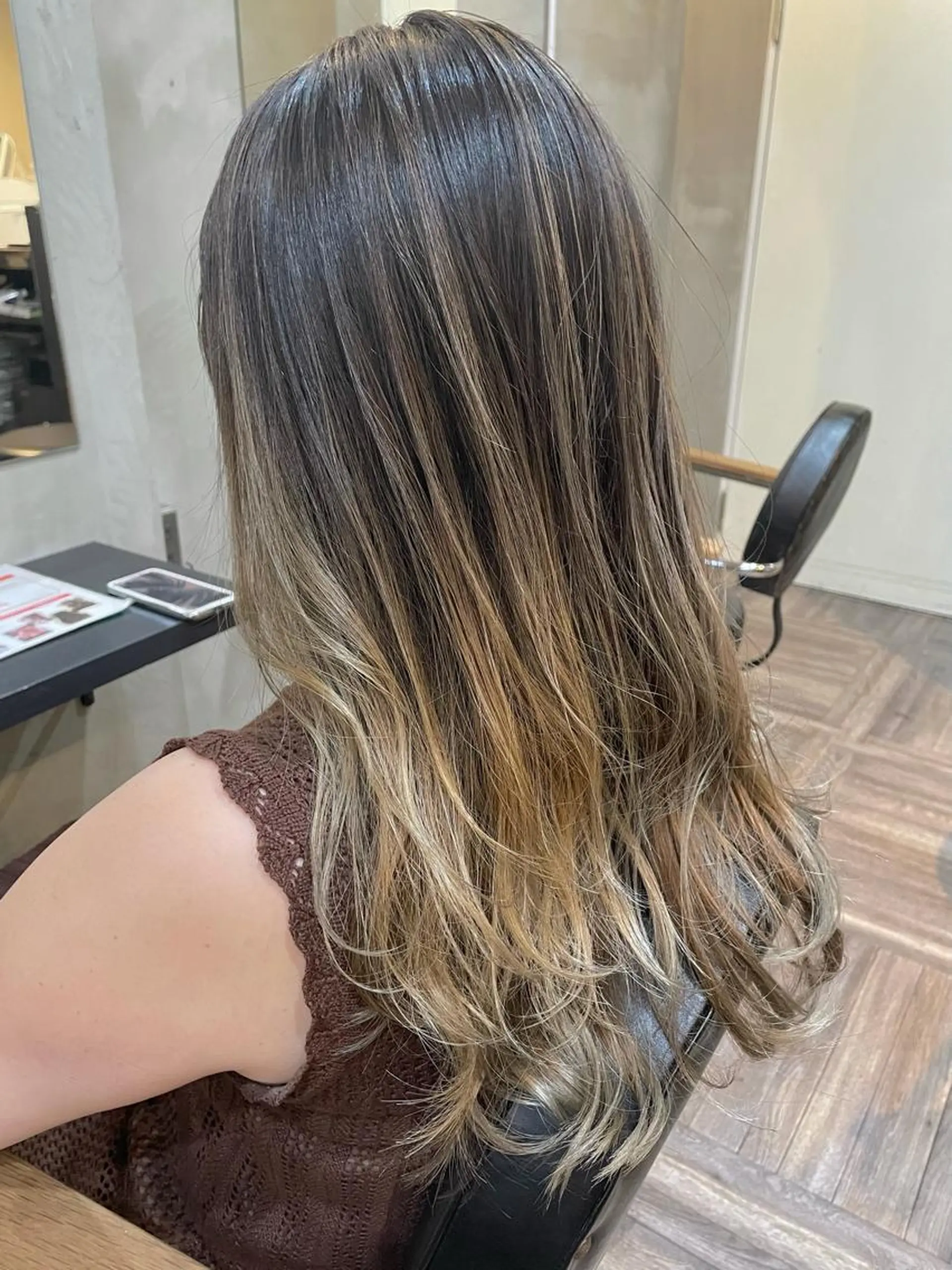 ロング カラー バレイヤージュ レイヤーカット La fith 店長 城谷颯人のヘアスタイル