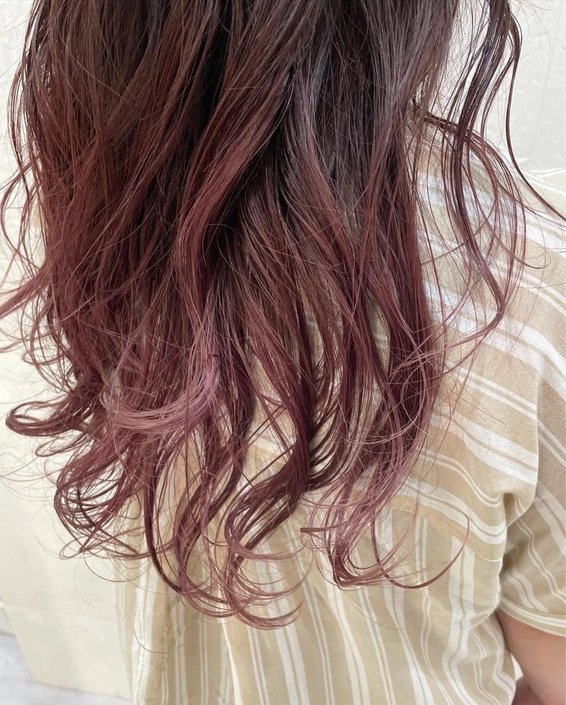 ロング カラー グラデーションカラー ピンクカラー カット ヘアカラー トリートメント 斉藤 貴也のヘアスタイル