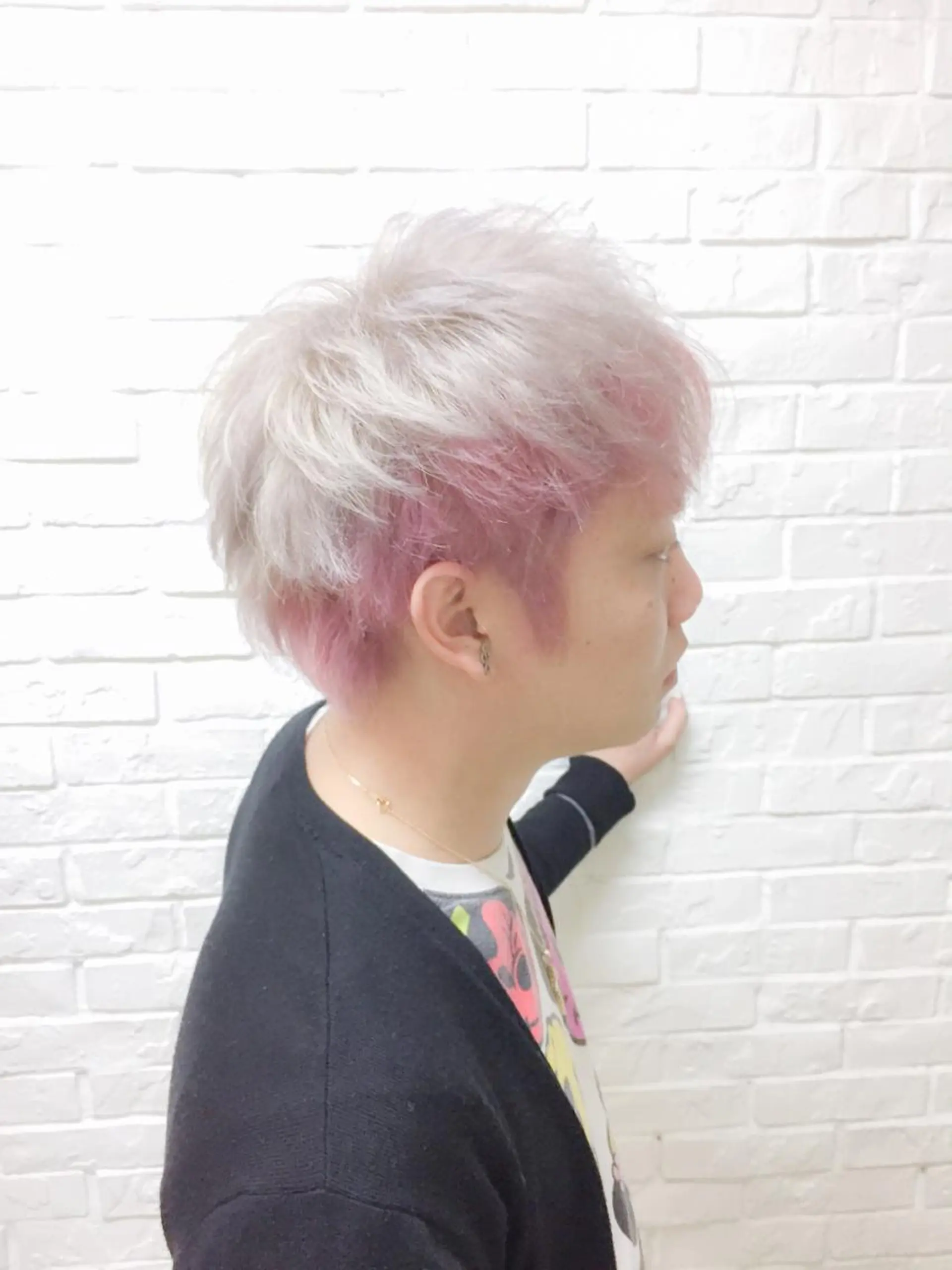 ショート カラー メンズ ピンクカラー シルバー ツートーンカラー エクステリピート率 No.1 菊池　悠介のヘアスタイル