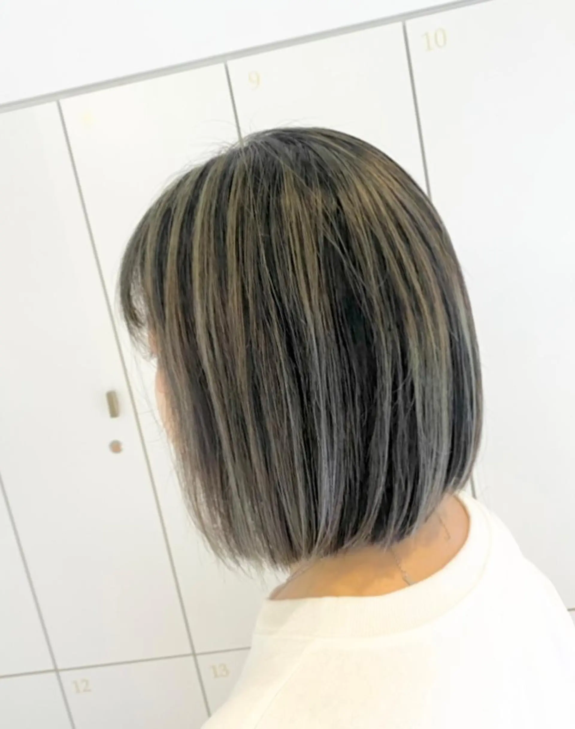 ショート アッシュ ハイライト ヘアカラー motel所属・モデルや芸能人も通う ✨マンツーマンサロンのヘアスタイル