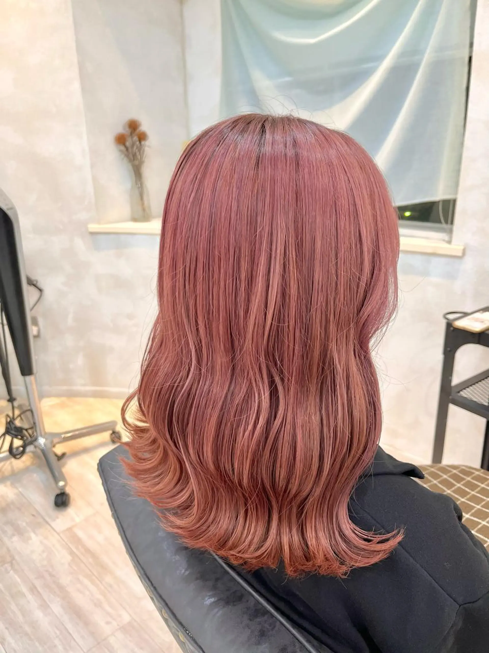 セミロング カラー ベージュカラー ピンクカラー ピンクベージュ ヘアカラー トリートメント くさかみさき🌼暖色 /耳つぼ/オタク🌼のヘアスタイル