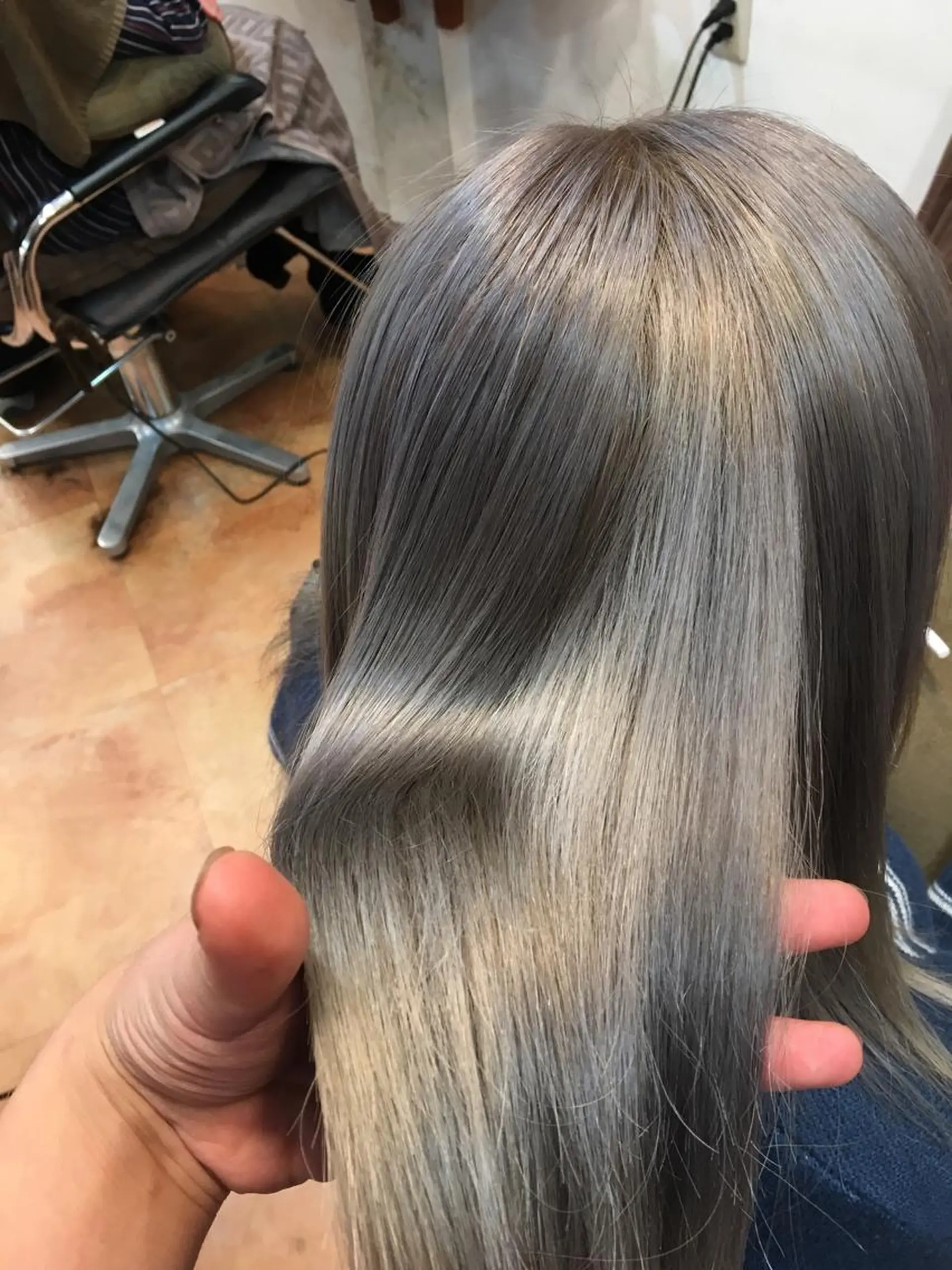 ミディアム ヘアカラー トリートメント LOCO Ko-kiのヘアスタイル
