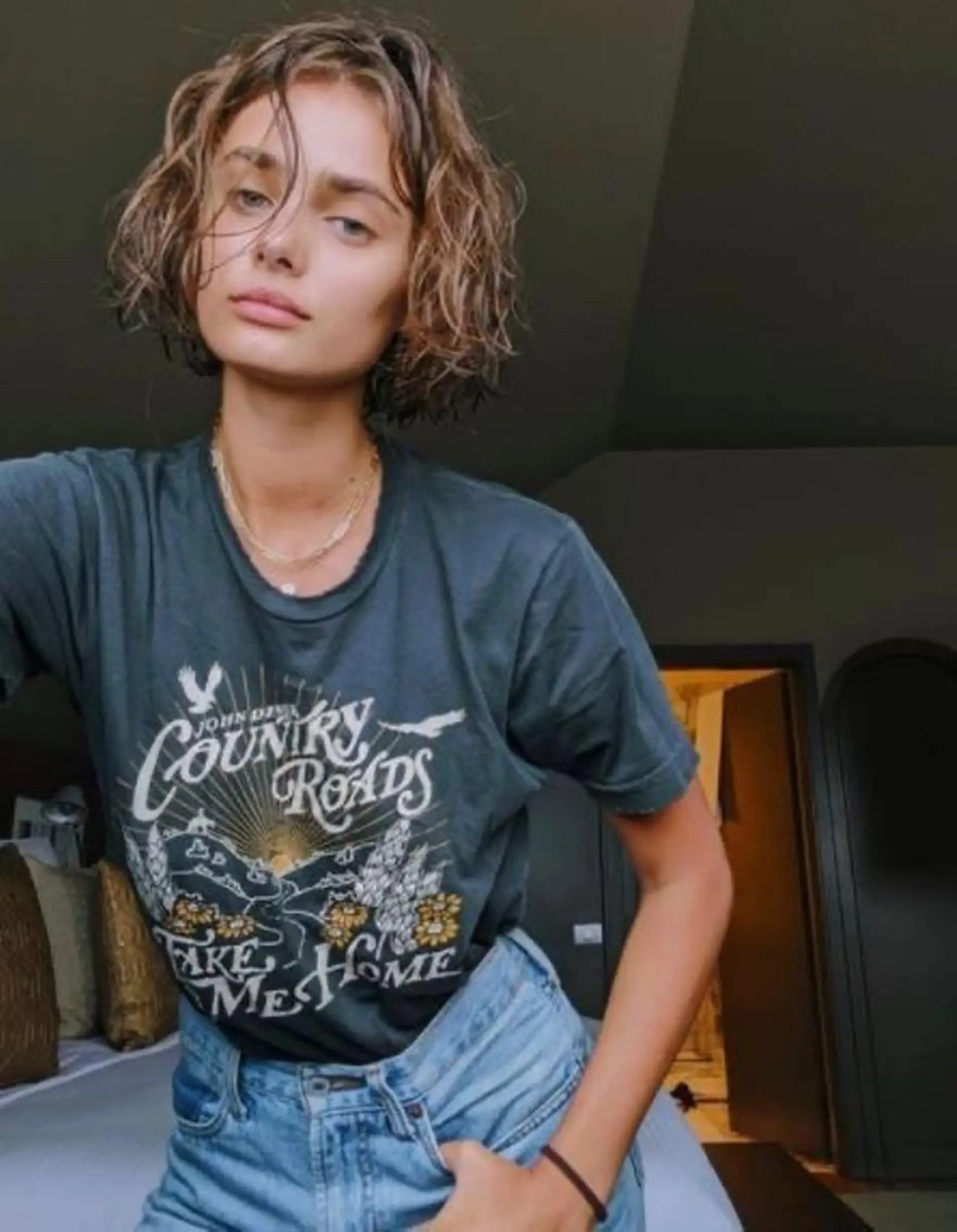 ミディアム ミディアムパーマ くせ毛 カット パーマ 鈴木駿介 レイヤーカットのヘアスタイル