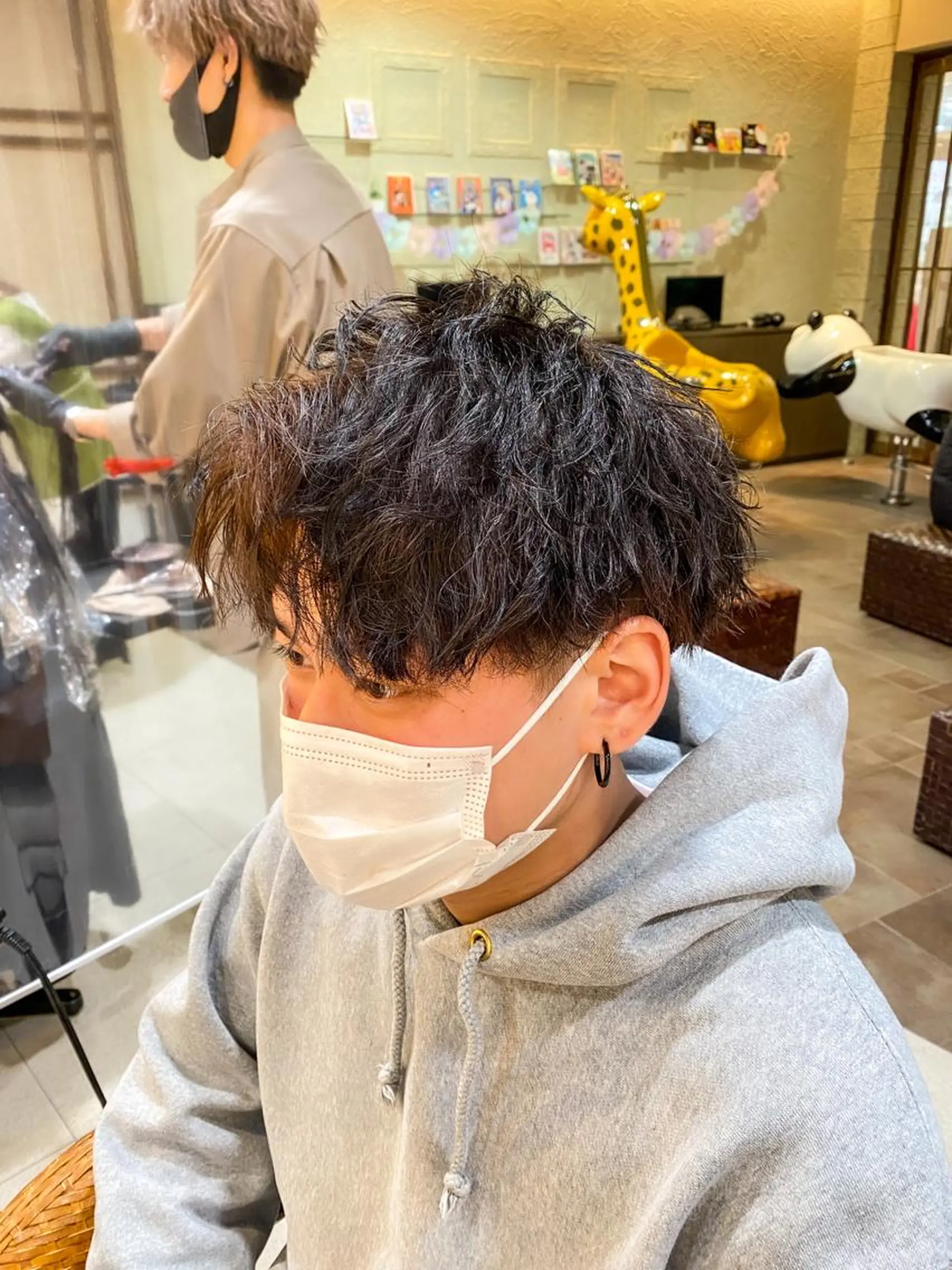 パーマ メンズ カット パーマ トリートメント スパイラル波巻き パーマ井本汰壱のヘアスタイル