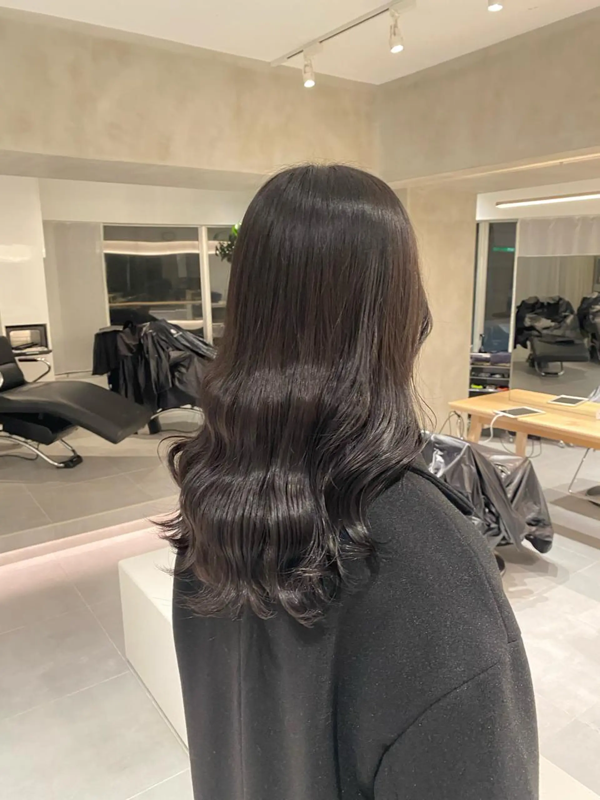 ロング カラー 黒髪 ナチュラルブラック ヘアカラー トリートメント ヘッドスパ ヘアセット 小顔ショート✨️ RIEのヘアスタイル
