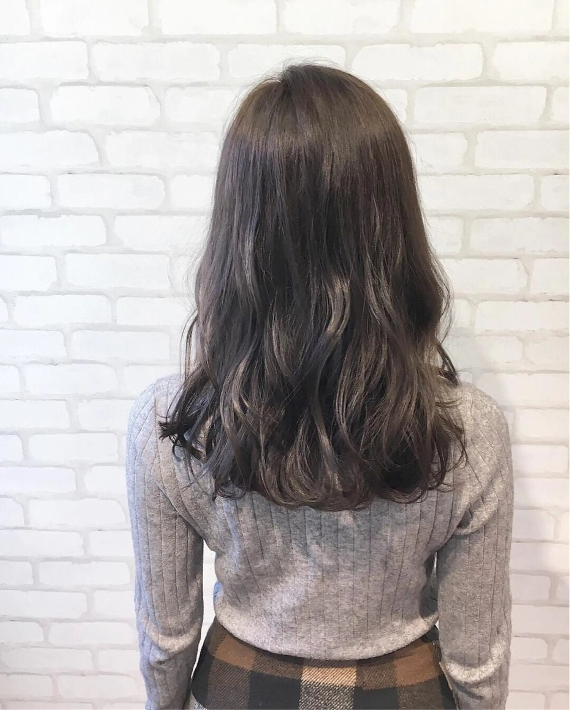 ロング ミヤザキ タクトのヘアスタイル