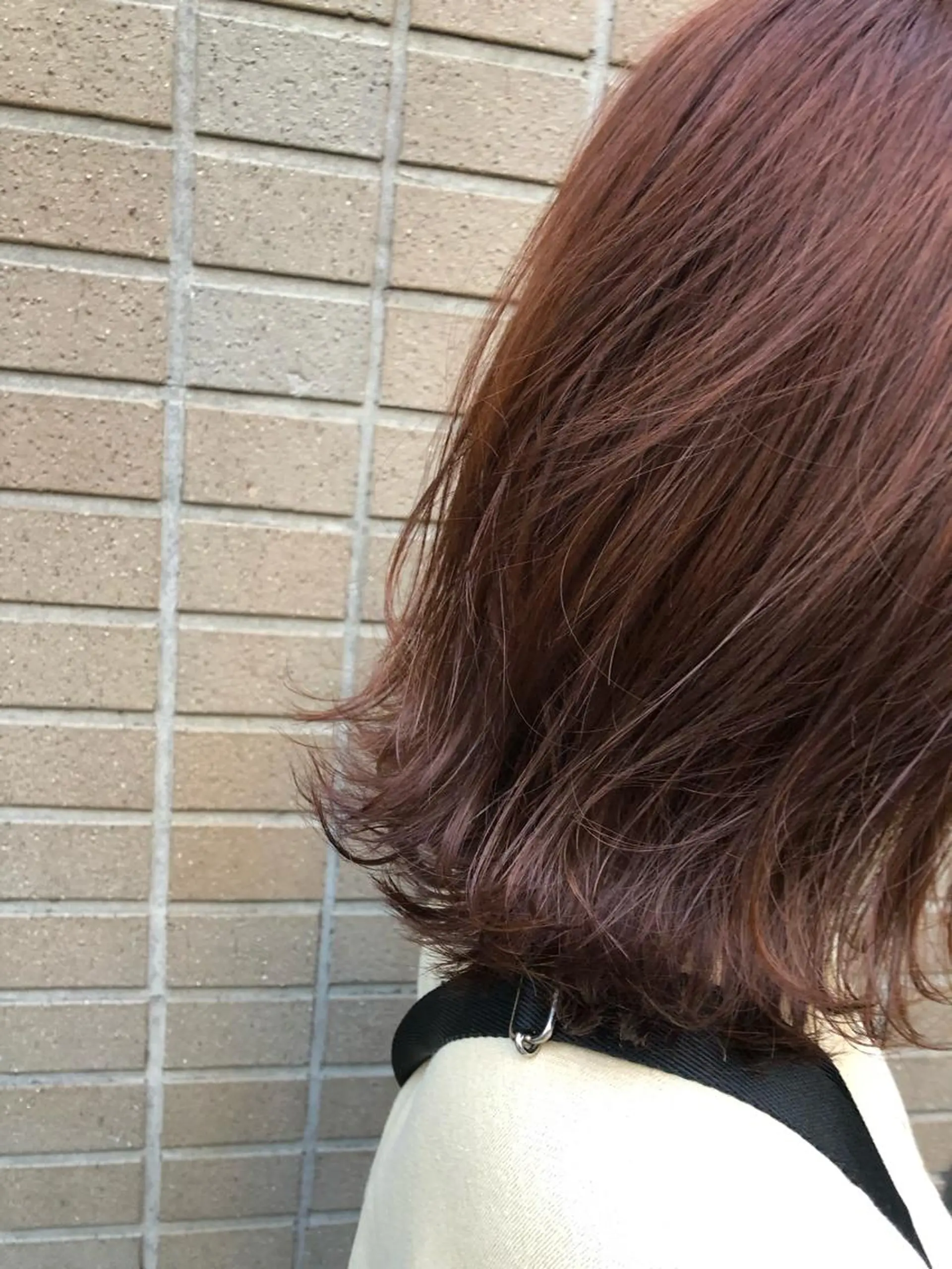 プレイングカラー🤍 細めハイライトのヘアスタイル