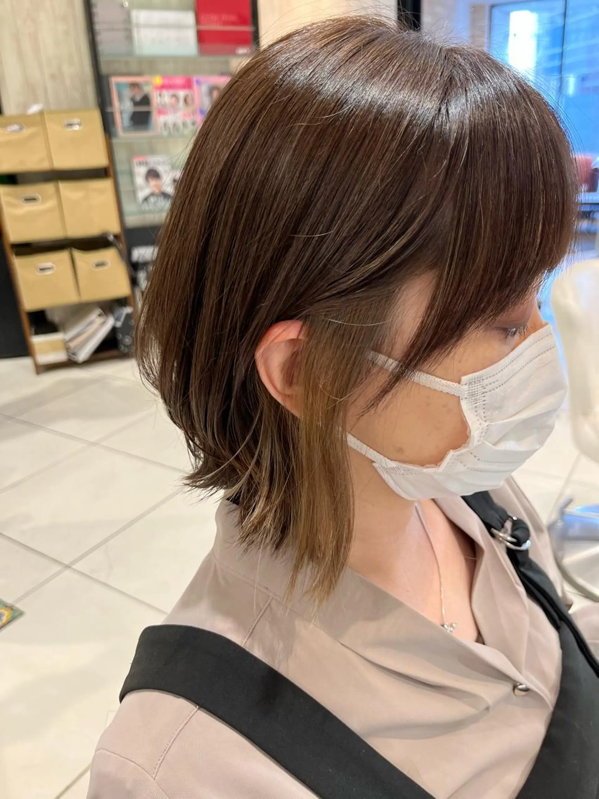 ショート カラー ヘアアレンジ ベージュカラー ブリーチ インナーカラー Lupinus所属・【艶カラー】石山拓人 /ブリーチのヘアスタイル