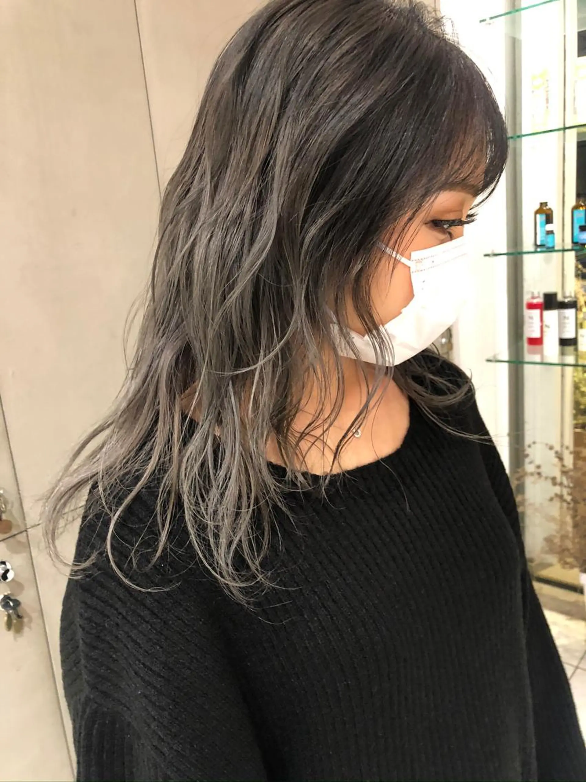 セミロング 古屋 花織のヘアスタイル