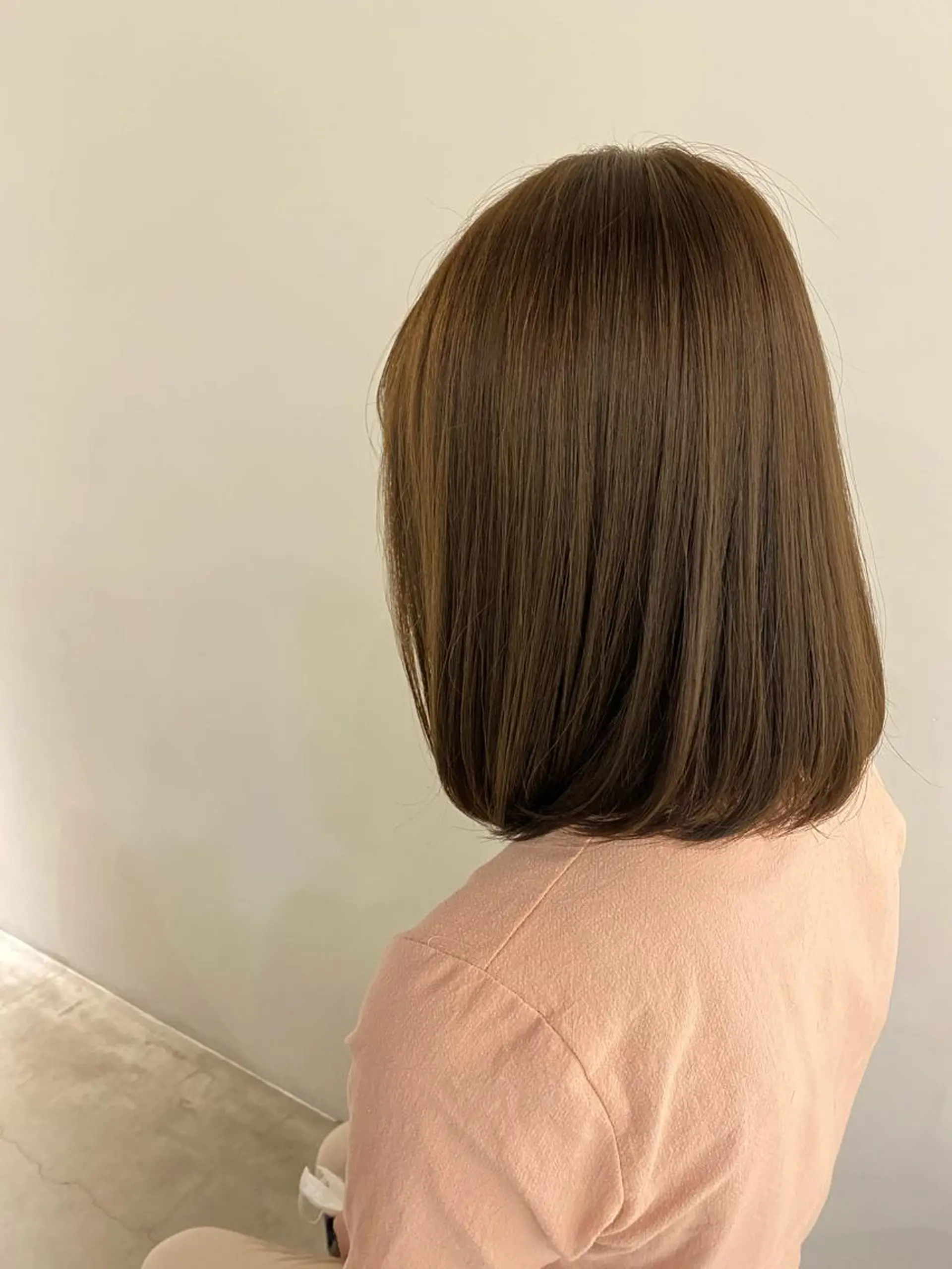 ミディアム カラー ベージュカラー サイトウ アカネのヘアスタイル