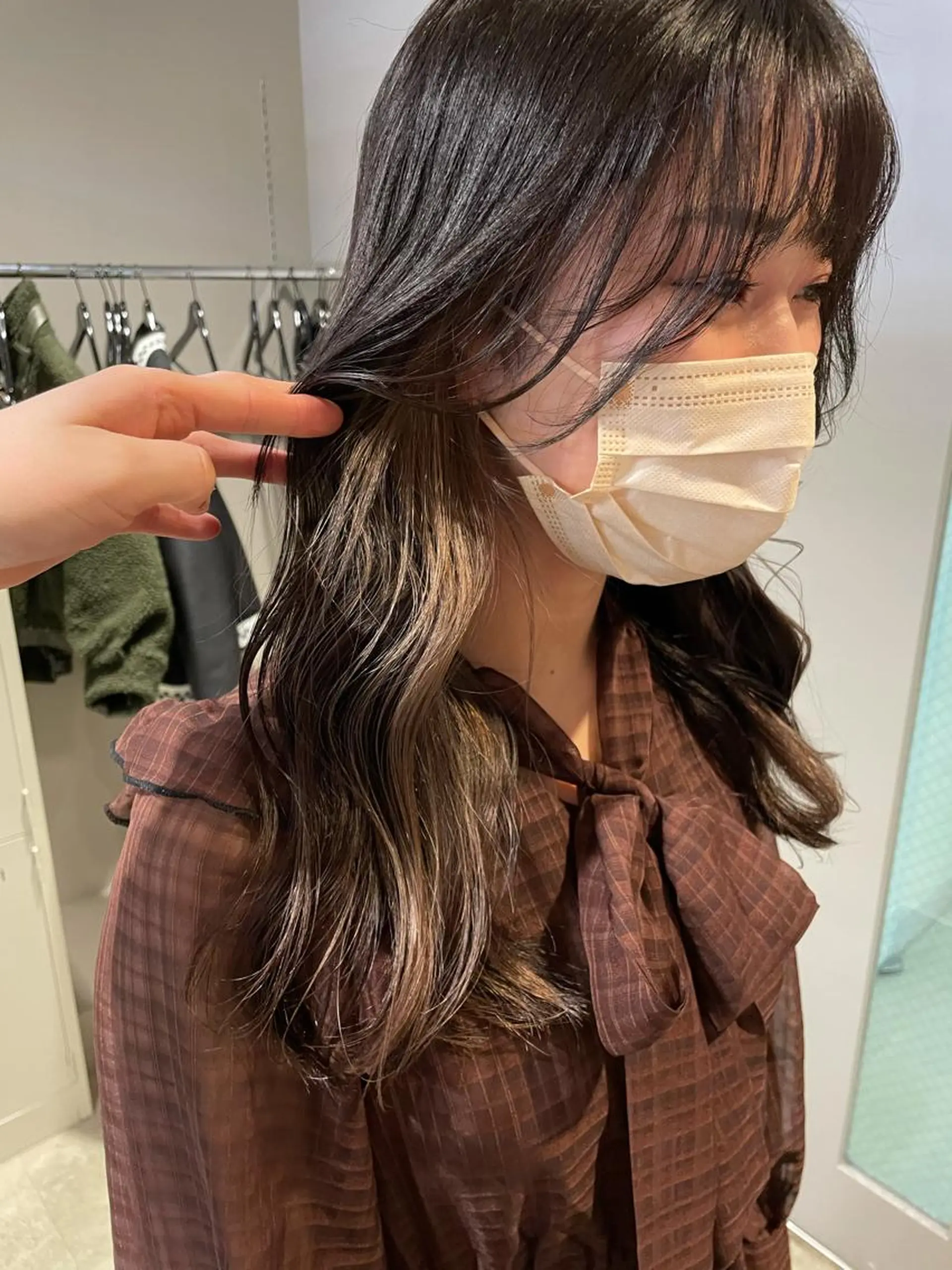 ミディアム カラー 韓国レイヤー ハッシュカットのヘアスタイル