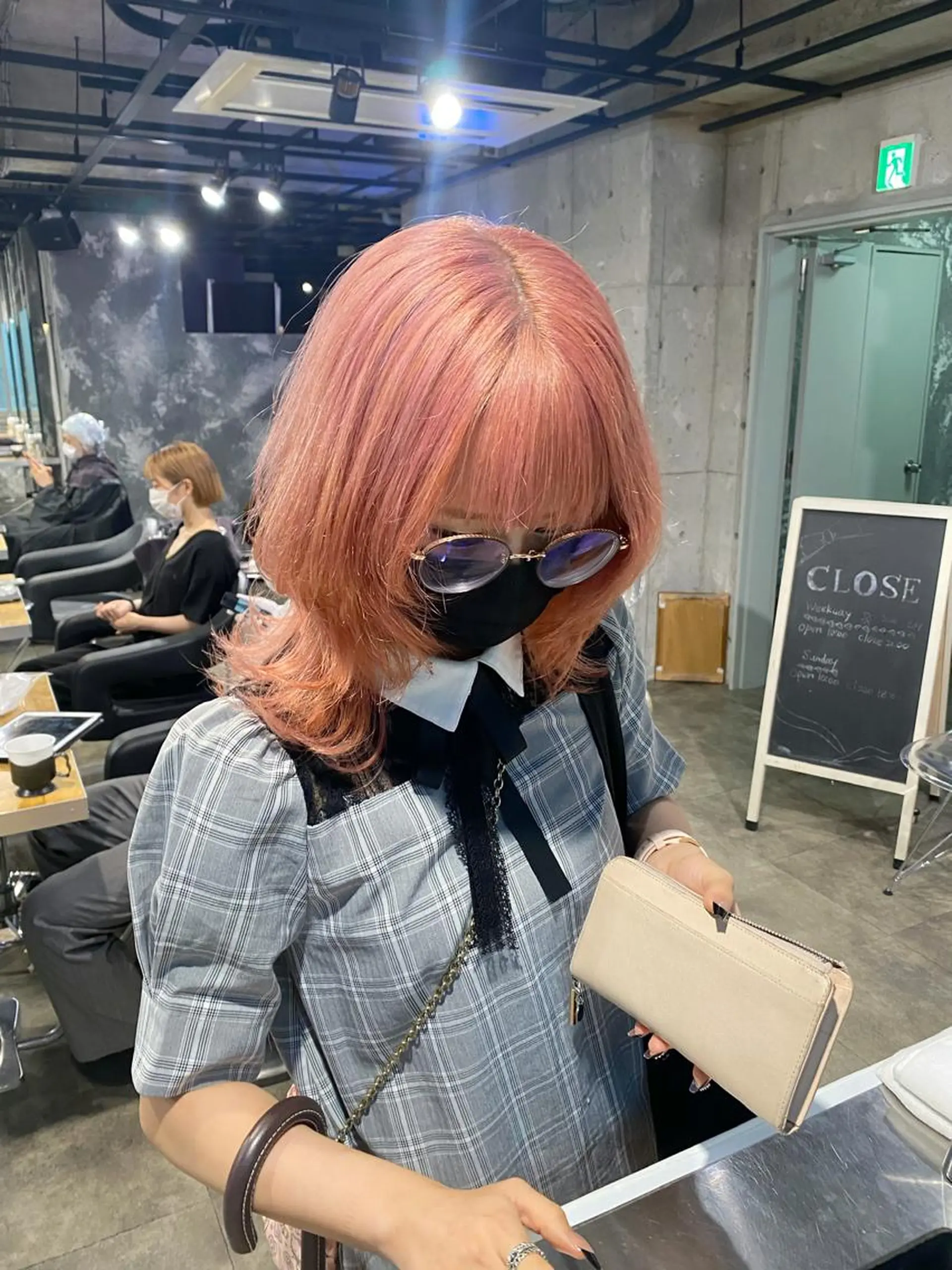 ミディアム カラー EGO所属・EGO Top stylistのヘアスタイル