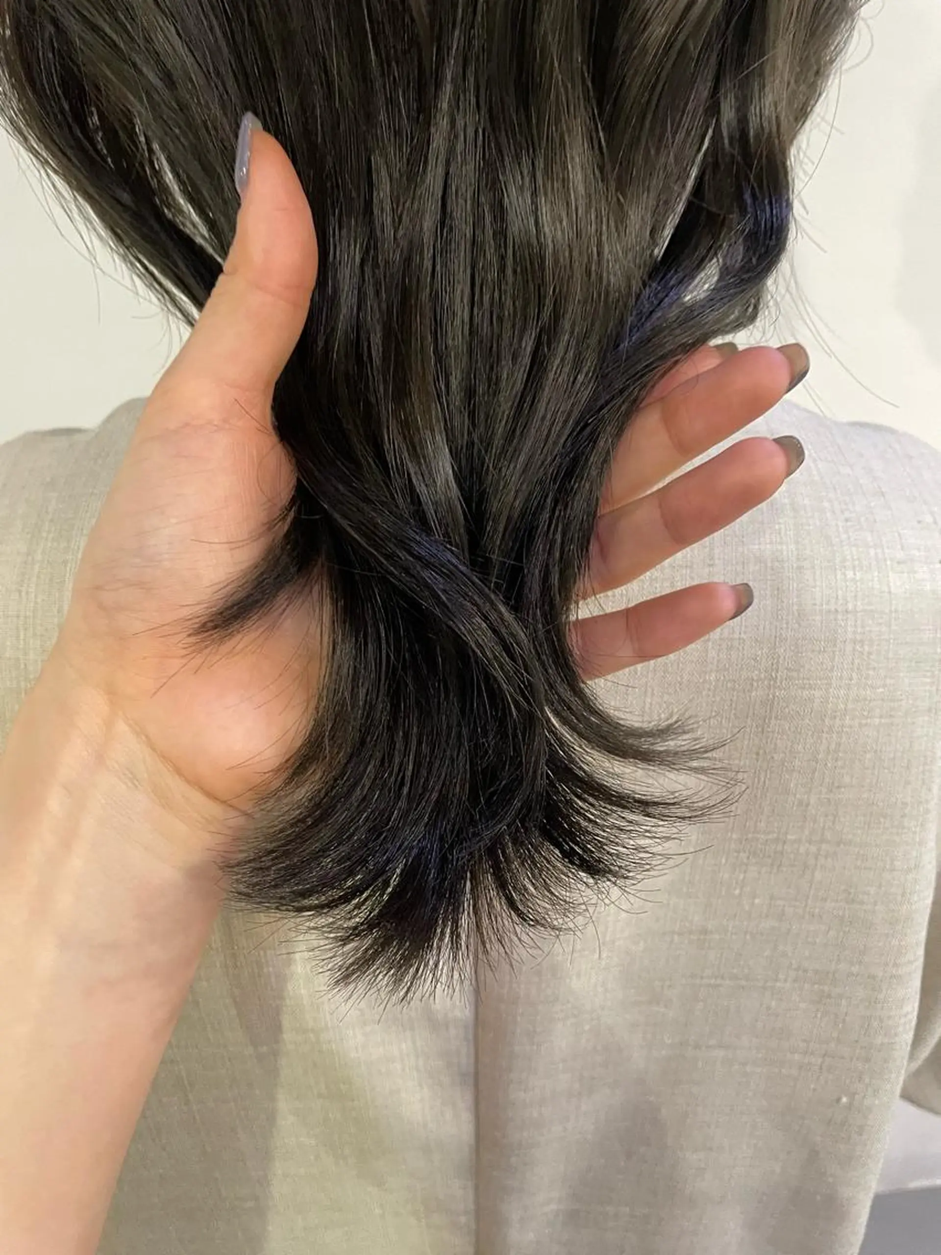 ミディアム カラー silo所属・silo MOKA 顔周りカット🦦のヘアスタイル