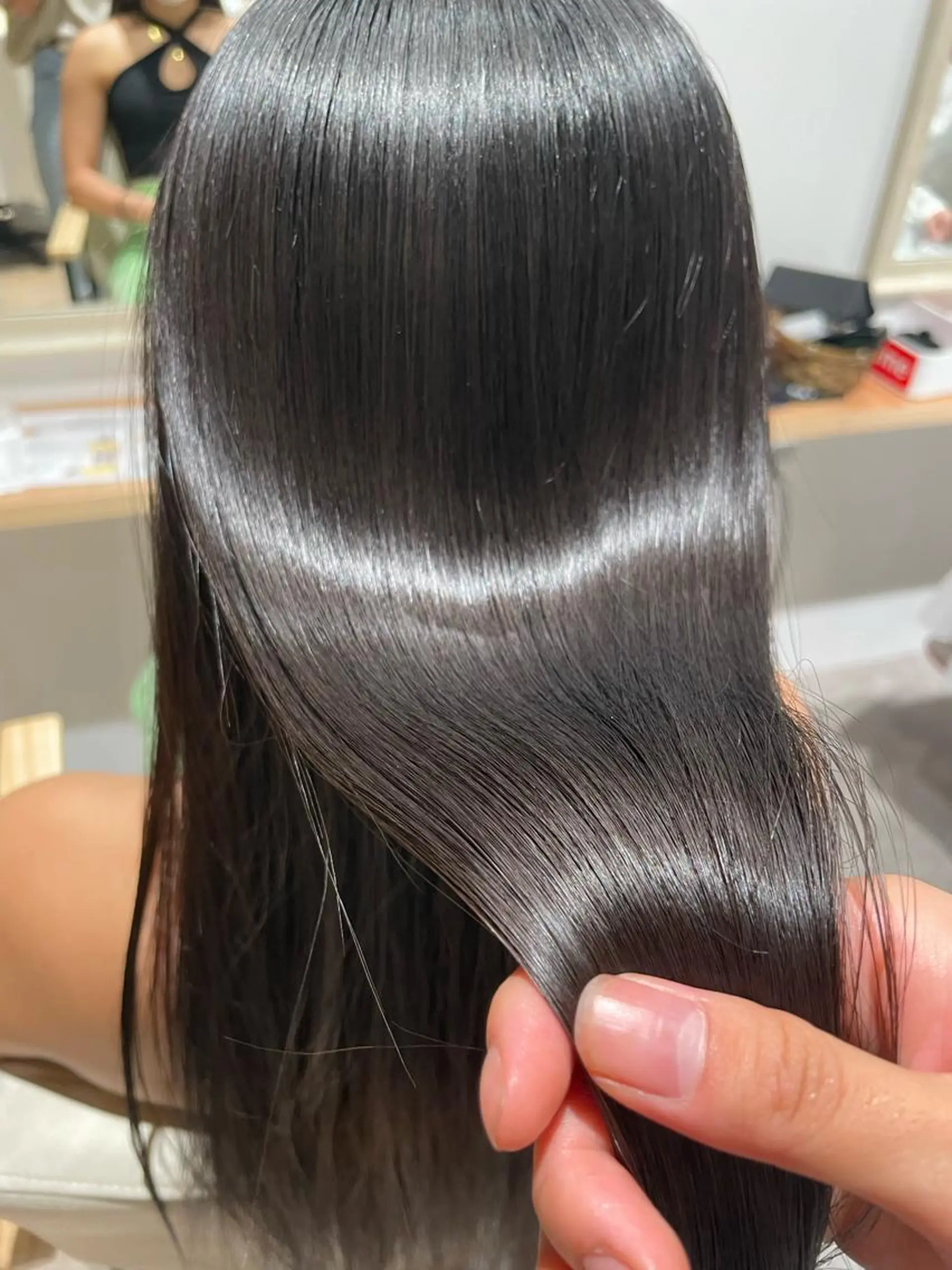 ロング トリートメント 縮毛矯正 ハイトーン🦄ネイル 💞のぶちのネイルデザイン
