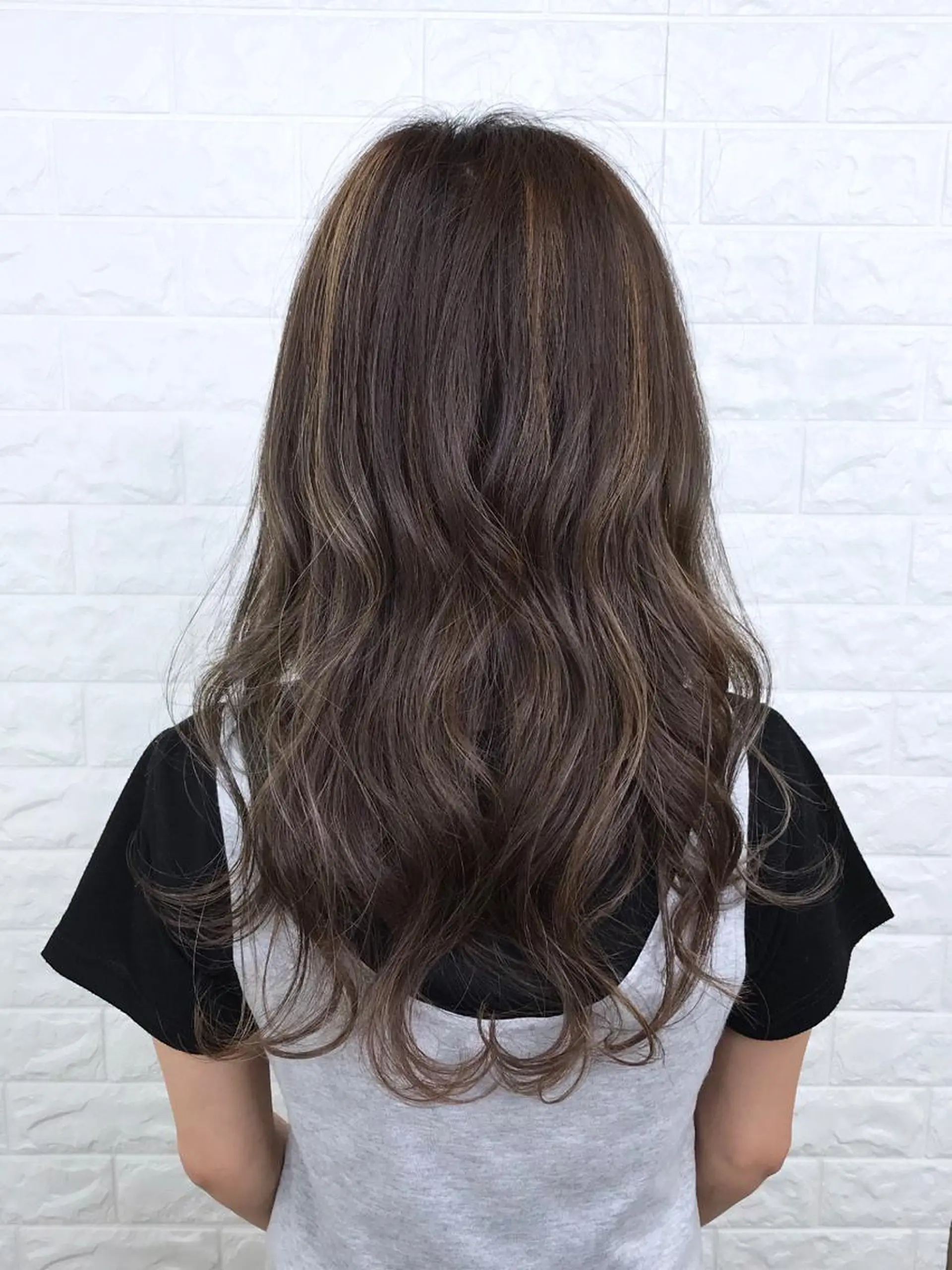 ロング カラー ベージュカラー ショコラベージュ デザインカラー ハイライトカラー イルミナカラー エイジングケア特化 美容師✂️山崎竜二のヘアスタイル