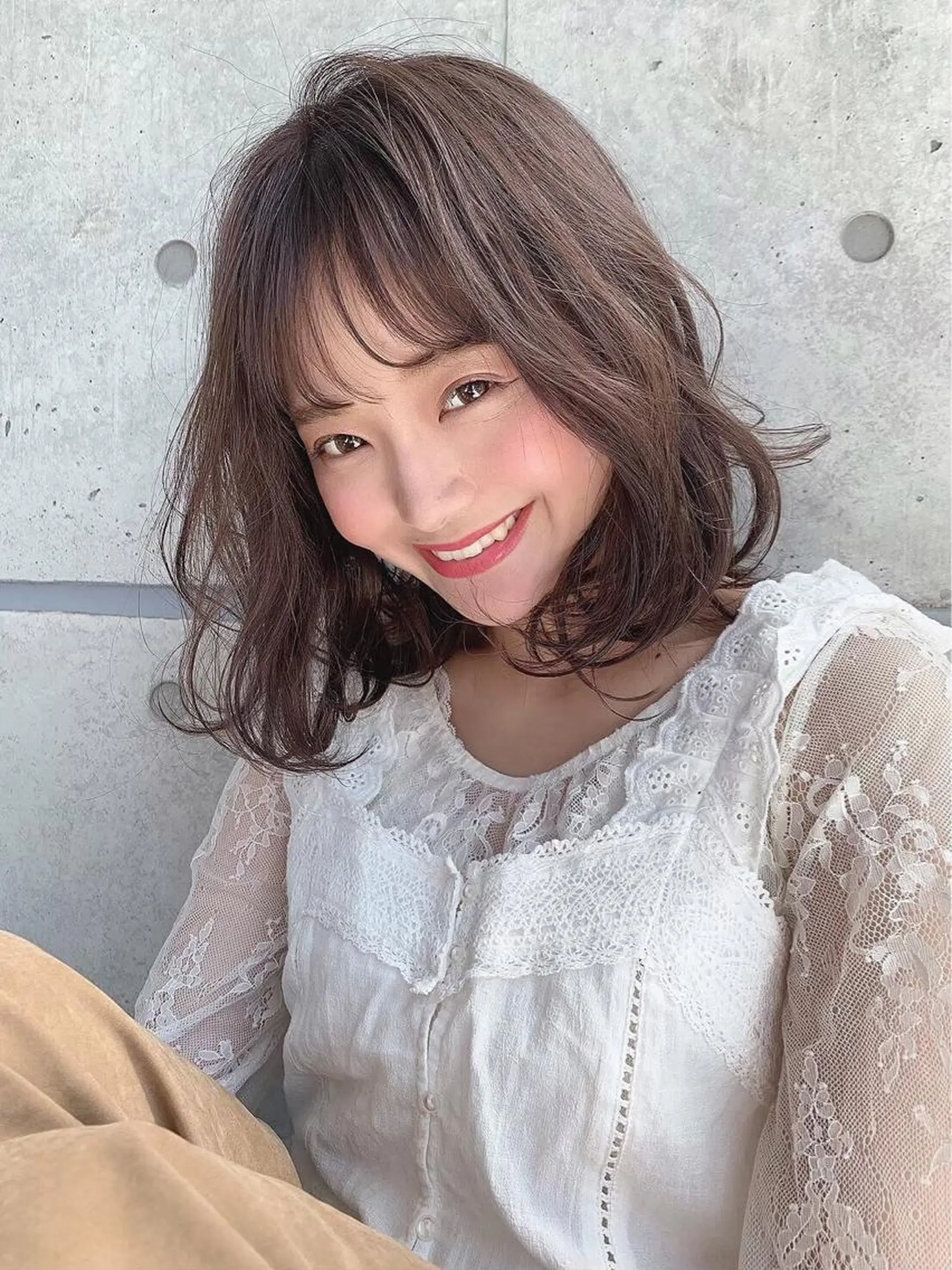 セミロング カラー ケアブリーチ 韓国レイヤーKYONのヘアスタイル