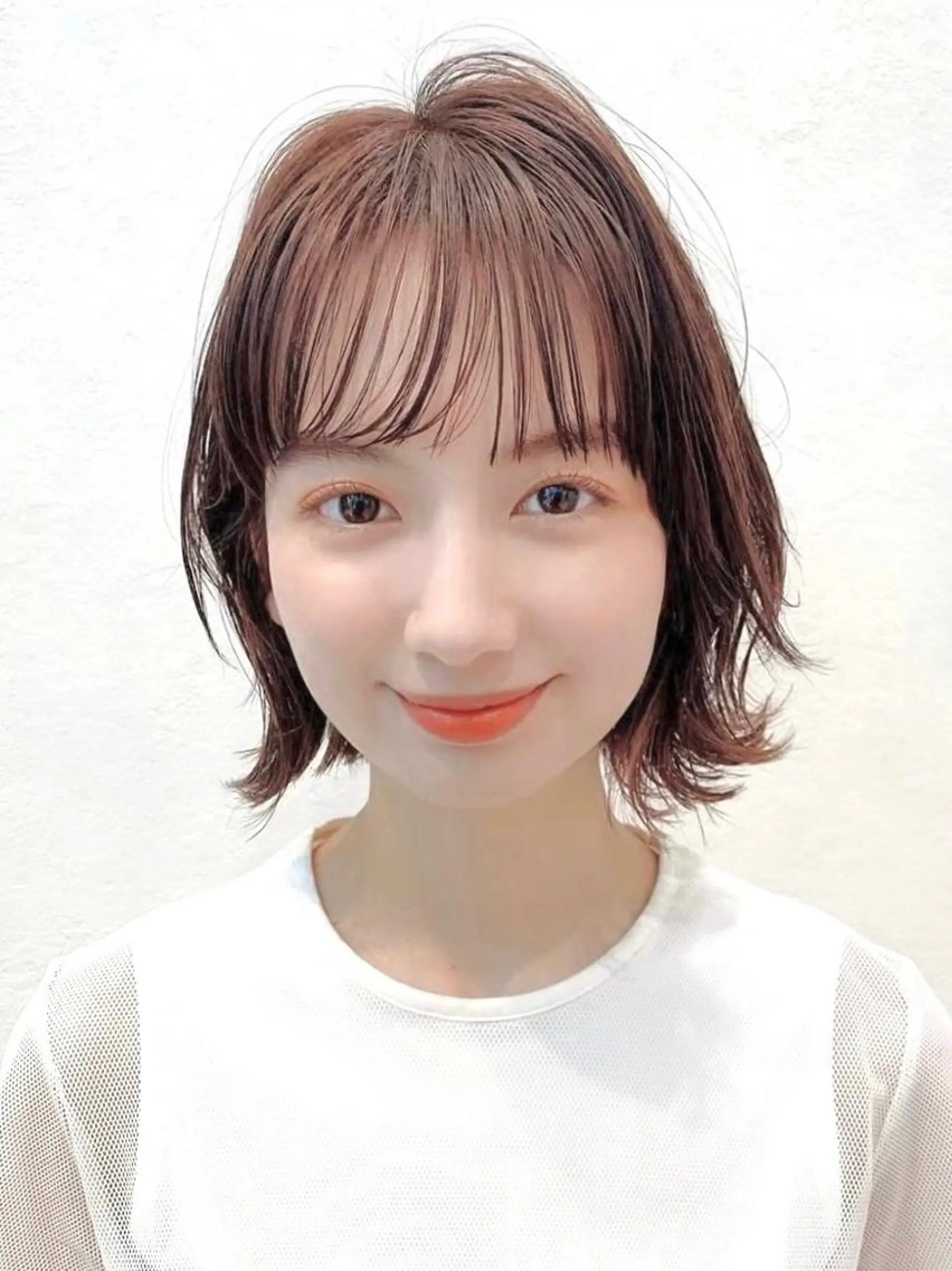 セミロング カラー パーマ ヘアアレンジ JYUNESU所属・韓国・韓国ヘア 髪質改善のヘアスタイル