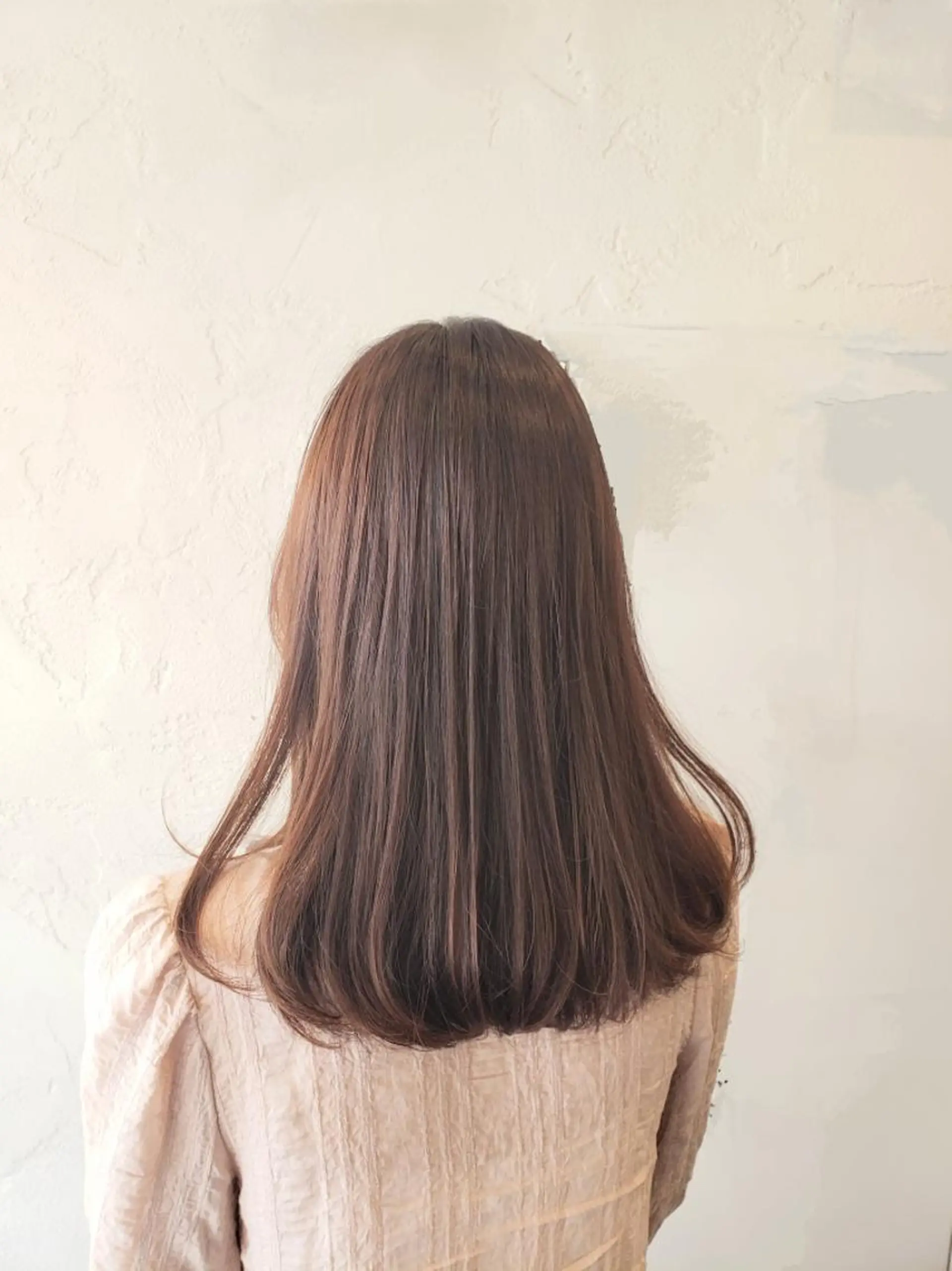 セミロング トリートメント 薄葉 美菜子のヘアスタイル