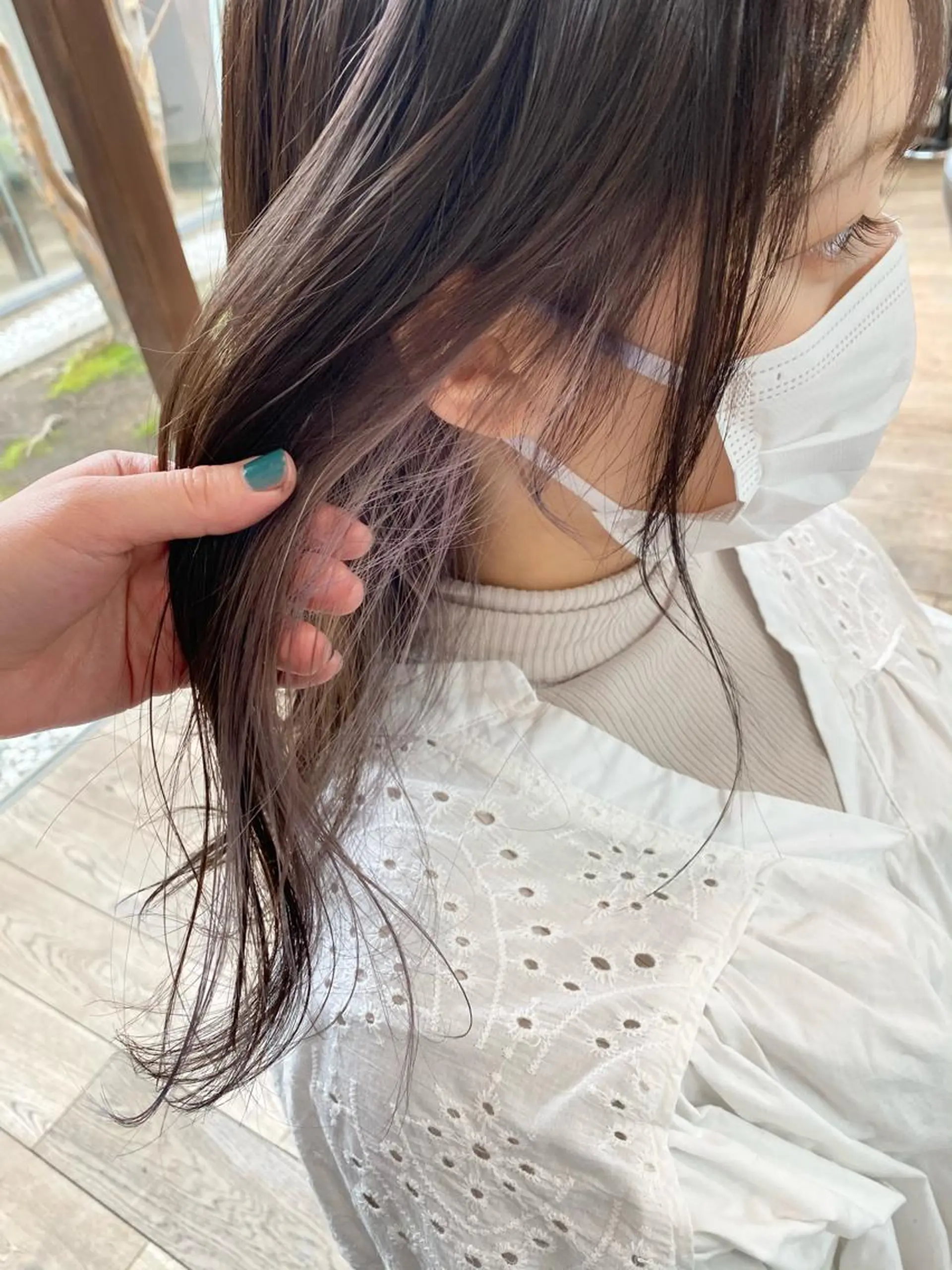 セミロング カラー ラベンダーカラー 桑原 菜摘のヘアスタイル