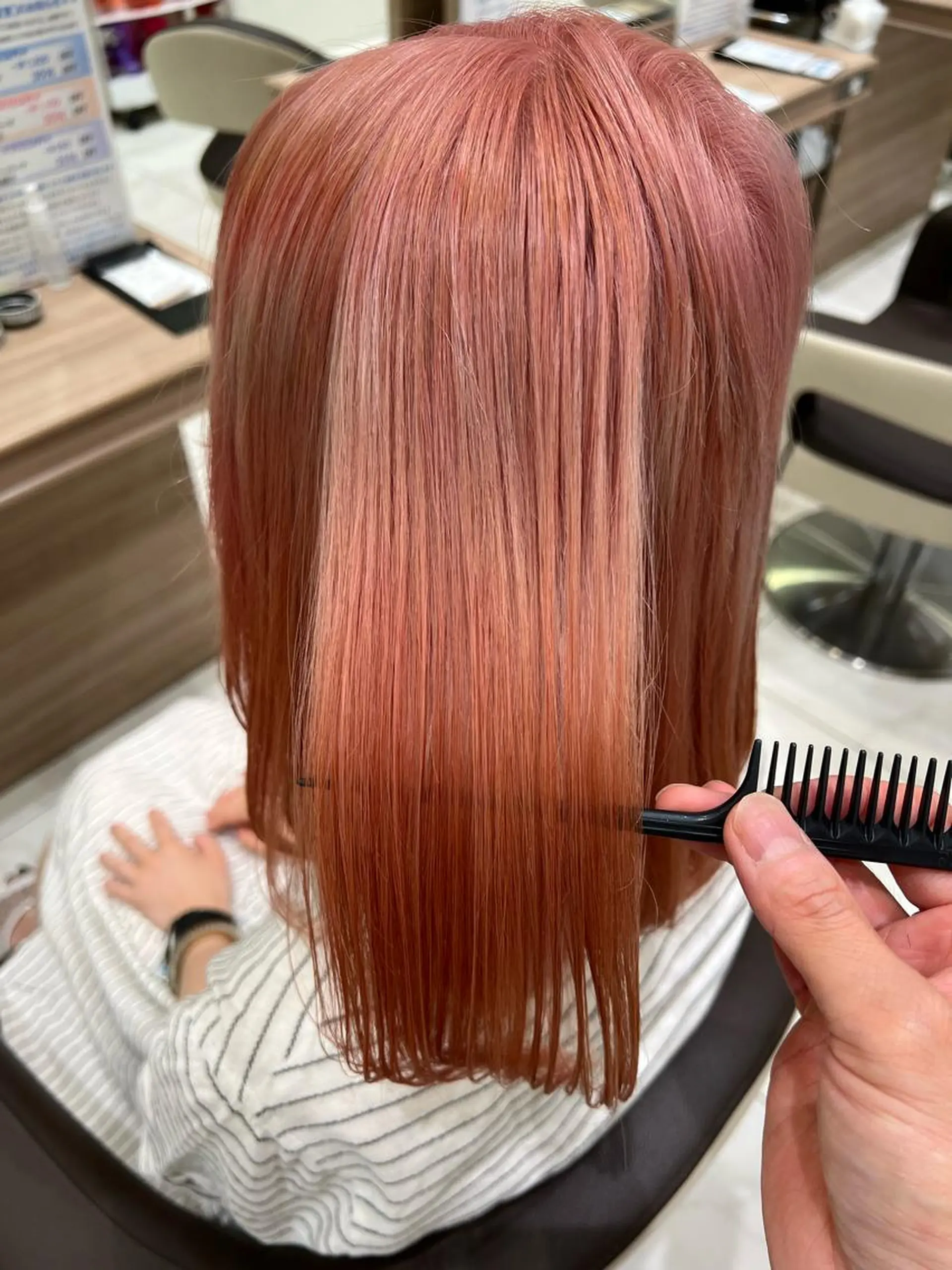 ショート カラー ブリーチ ヘアカラー トリートメント メンズ/ブリーチ/ スパイキーのヘアスタイル