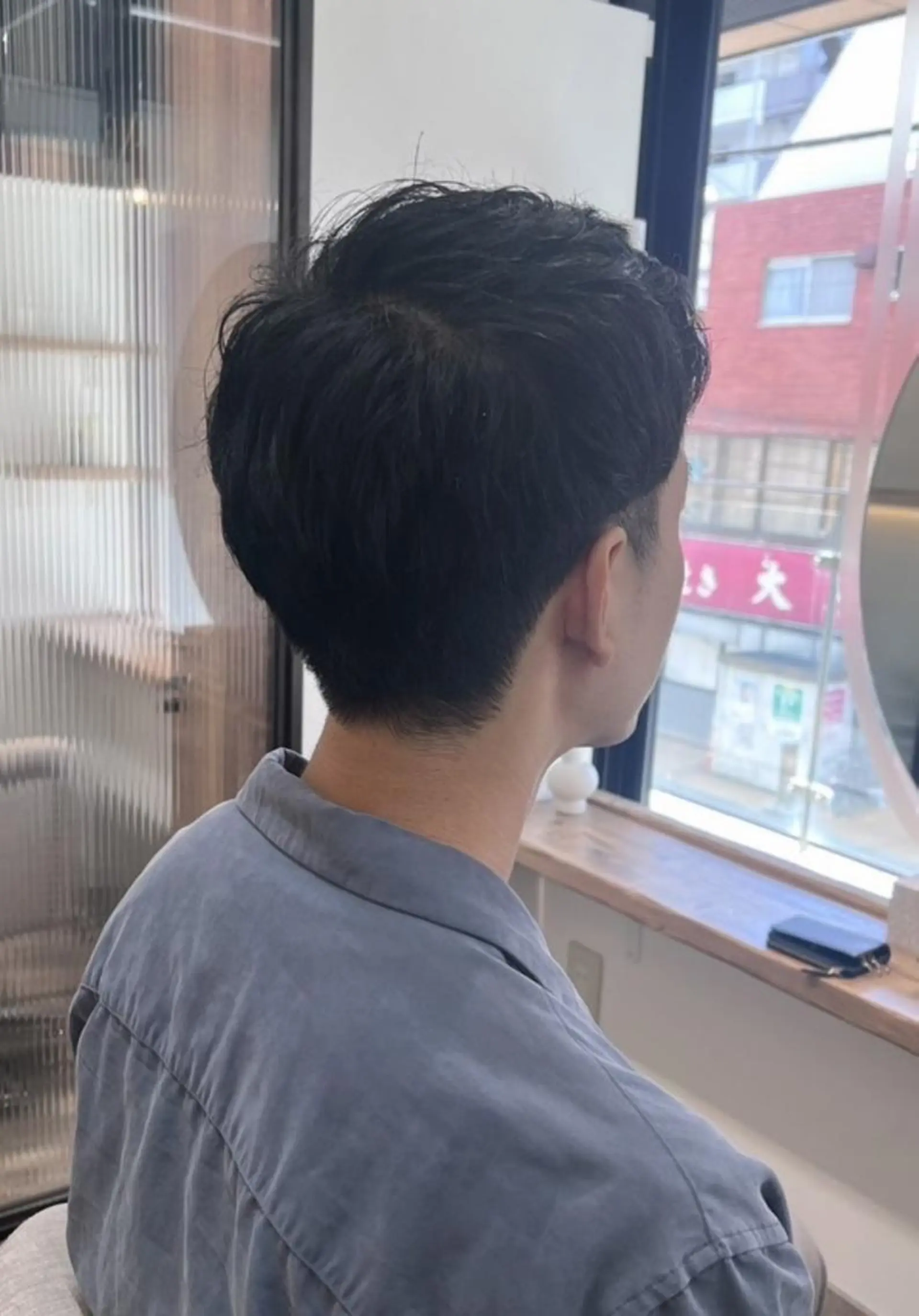 ショート メンズ マッシュ 刈り上げ レイヤーカット Hitomi ヒトミの眉毛・アイブロウイメージ