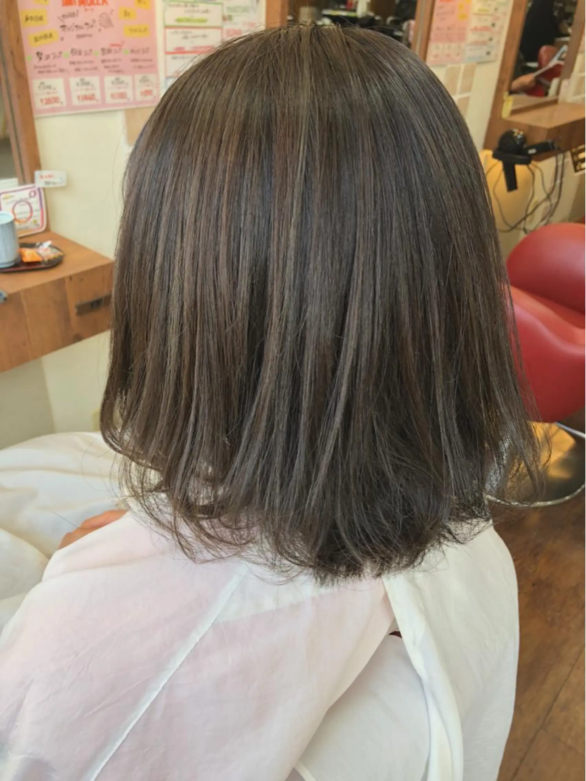 ショート カラー アッシュ 透明感カラー ハイライトカラー ハイライト カット パーマ トリートメント 大野 まゆのヘアスタイル