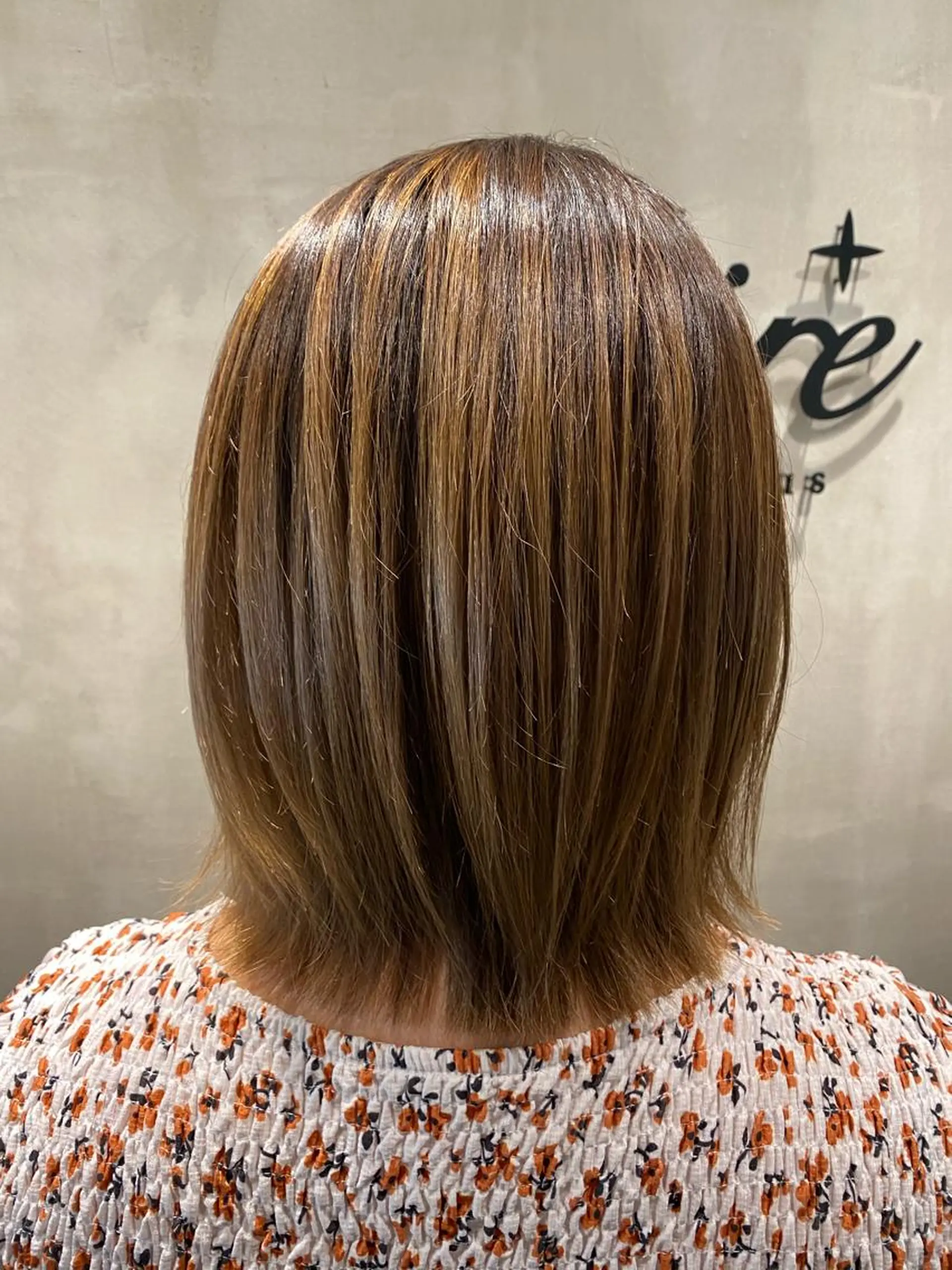 ミディアム カラー 大倉 未波のヘアスタイル