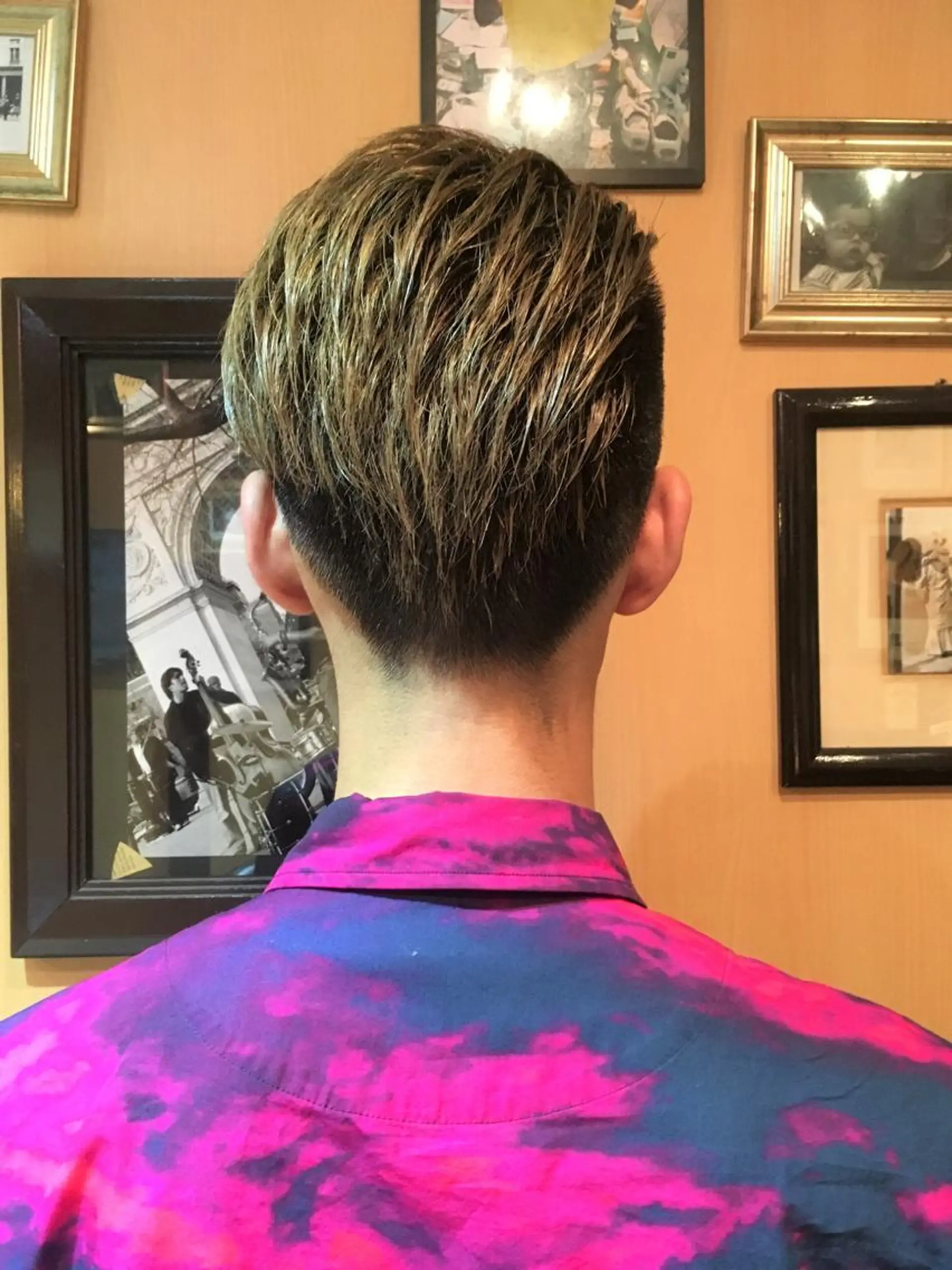 ショート カラー ダブルカラー Drei.B.（ドライヴ）所属・ヨシダ アズサのヘアスタイル