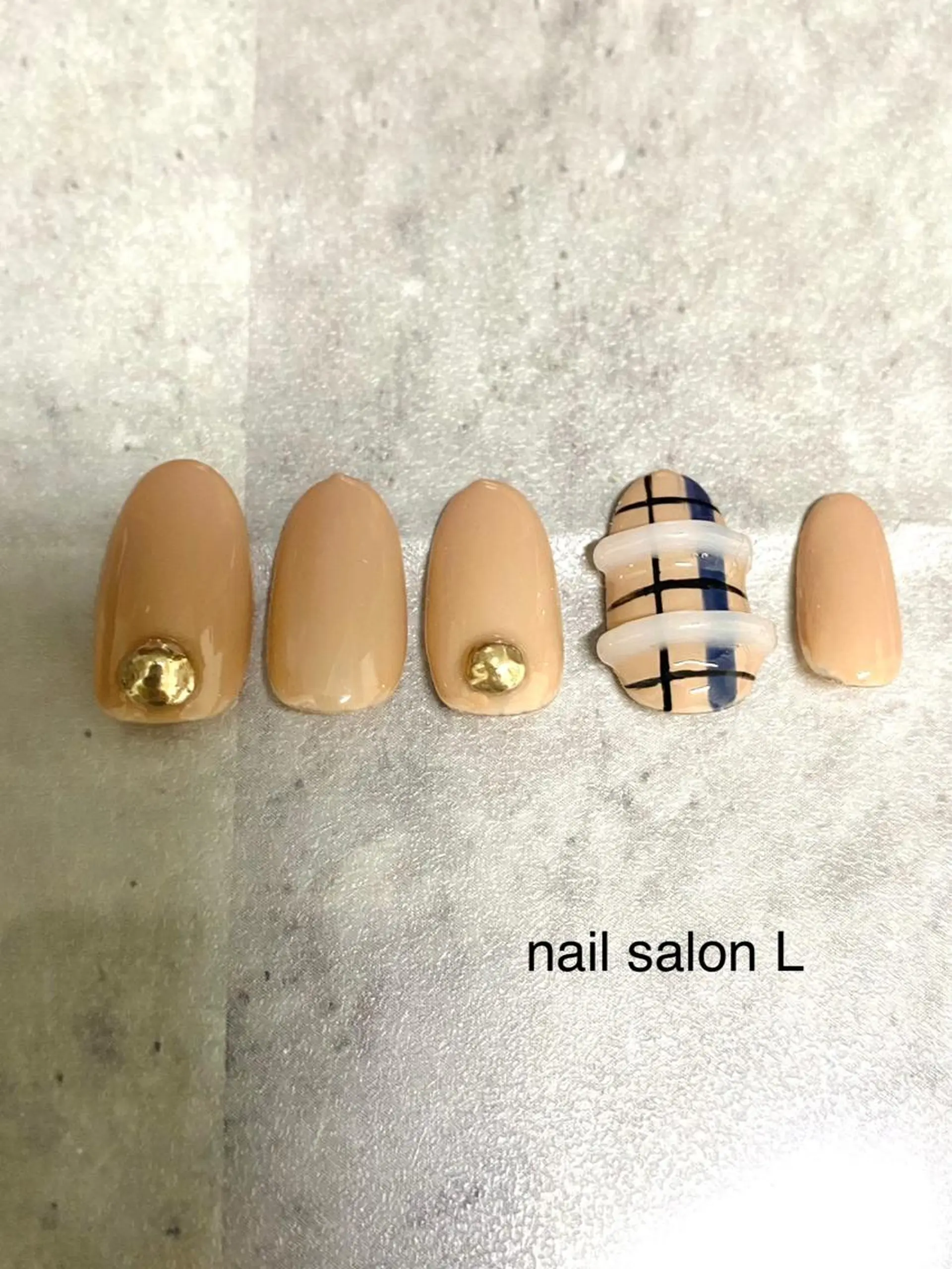 ネイル ニュアンスネイル ぷっくりネイル ハンドネイル 吉川市 ネイルサロンLのネイルデザイン